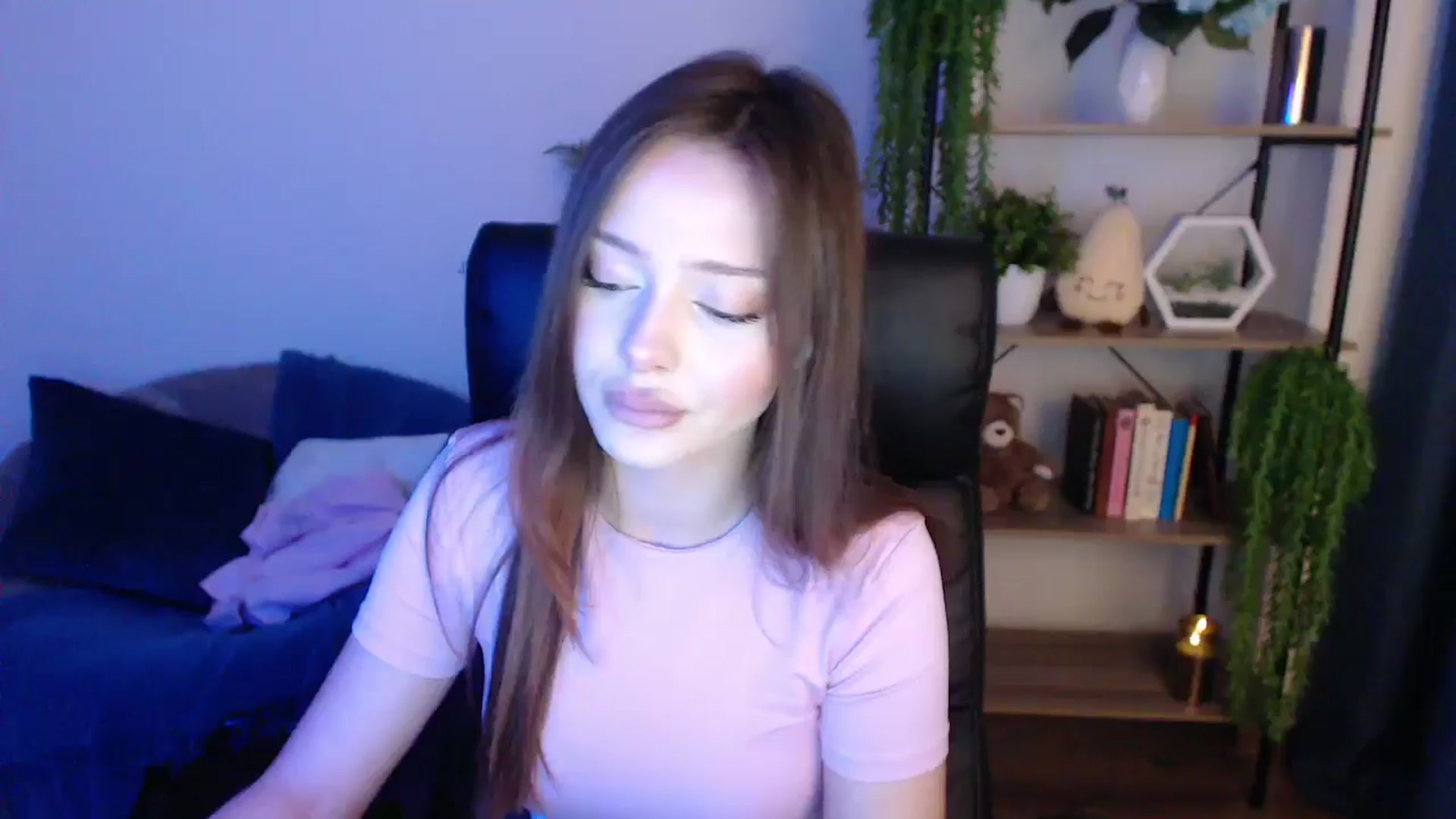Gallery image thumbnail from KateManelli's myfreecams stream on, 01/24/2025, 10:50 image 16 of 20