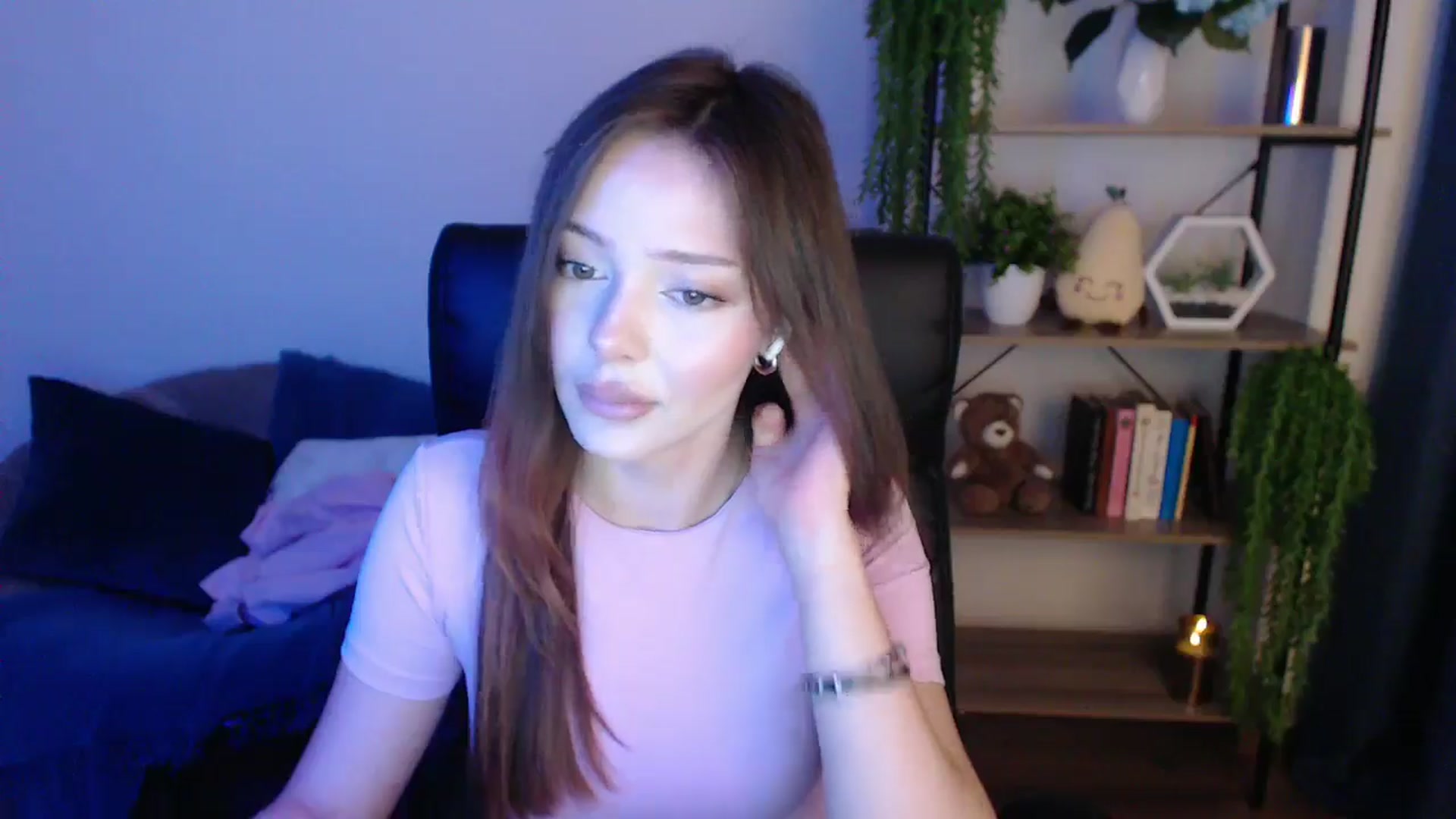Gallery image thumbnail from KateManelli's myfreecams stream on, 01/24/2025, 10:50 image 15 of 20