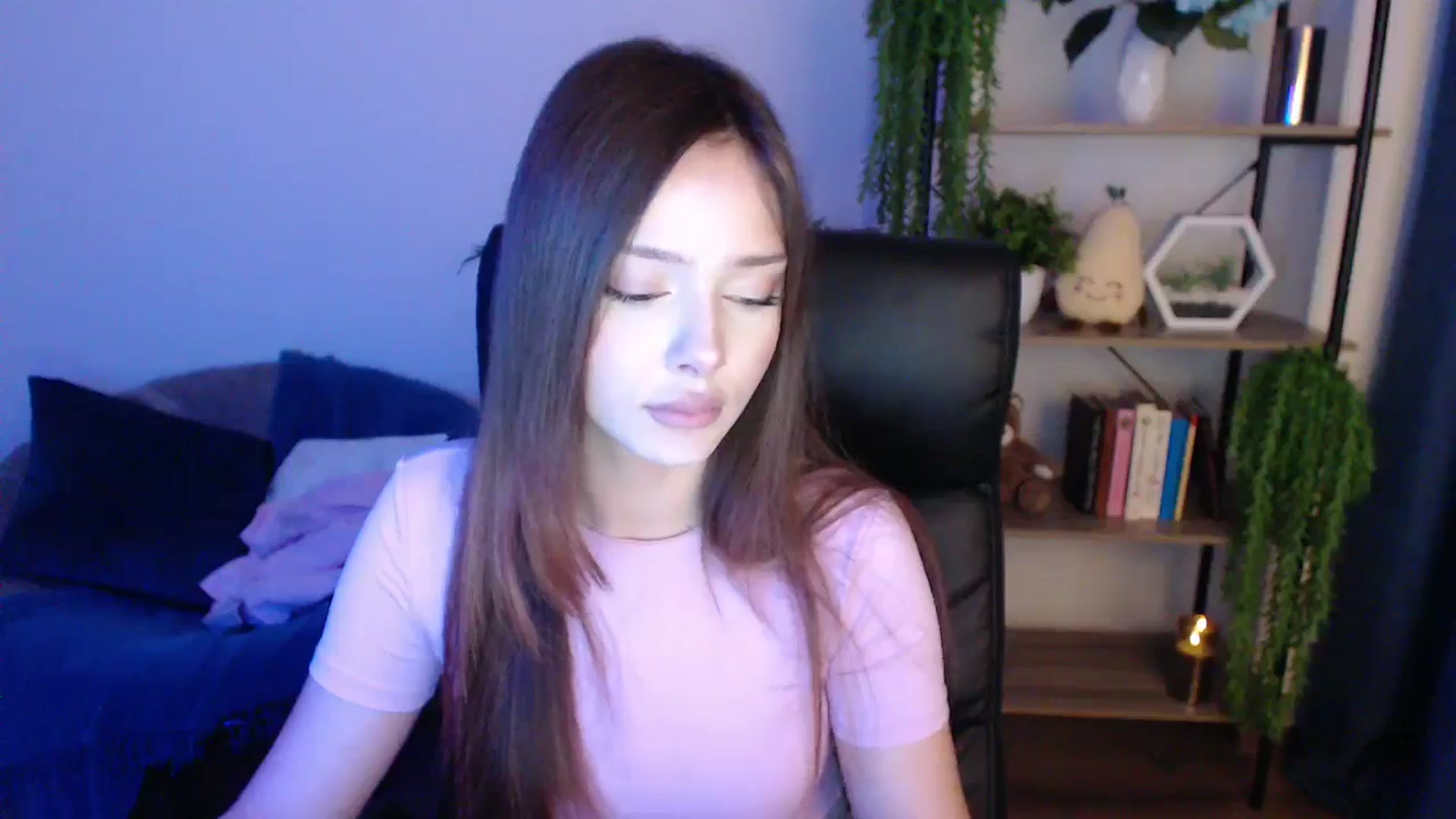Gallery image thumbnail from KateManelli's myfreecams stream on, 01/24/2025, 12:15 image 10 of 20