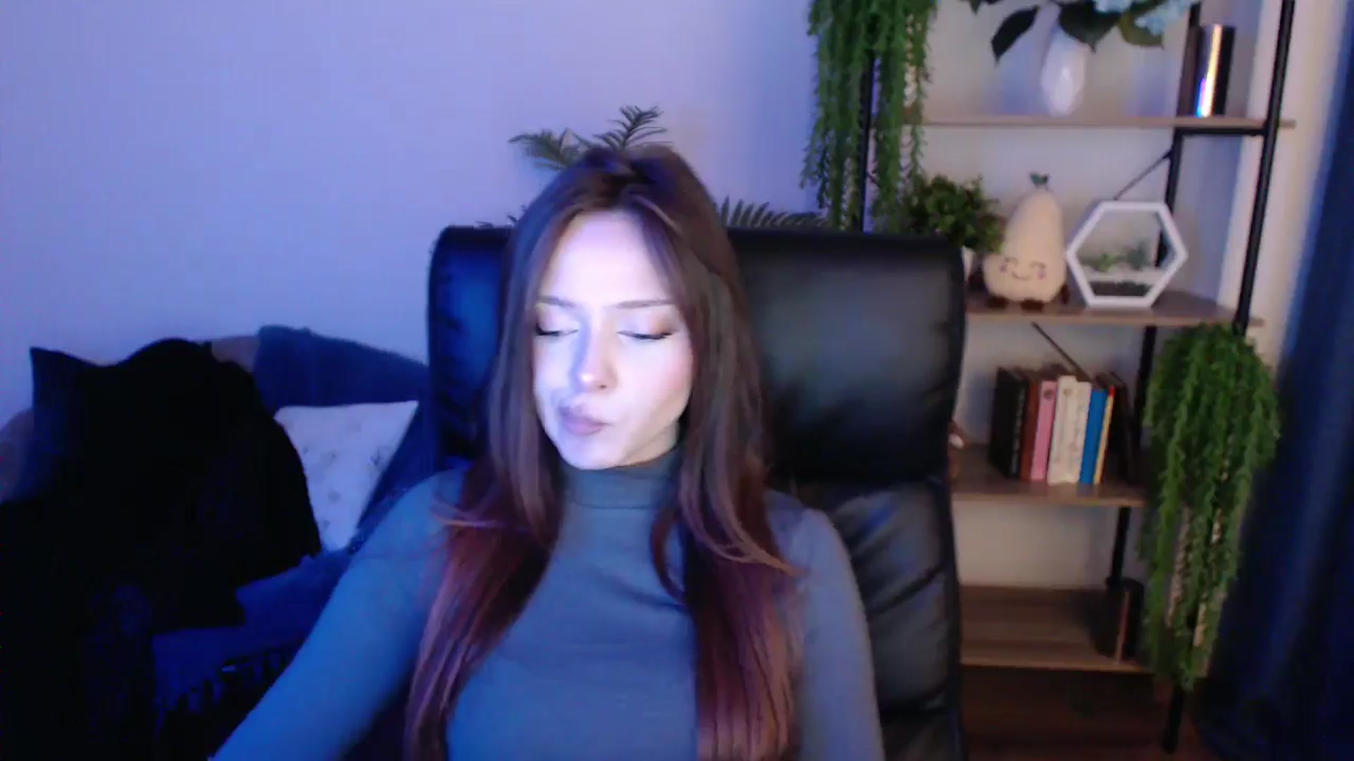 Gallery image thumbnail from KateManelli's myfreecams stream on, 01/25/2025, 14:10 image 16 of 20
