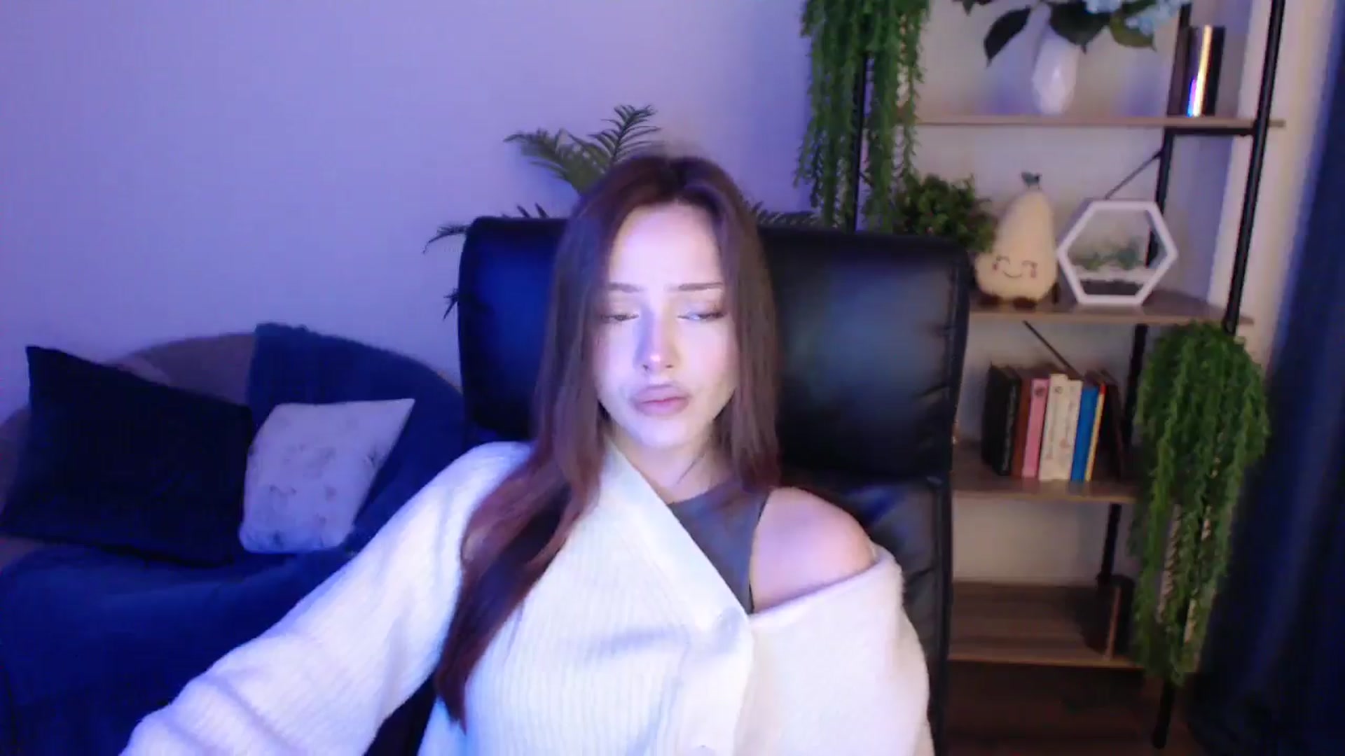 Gallery image thumbnail from KateManelli's myfreecams stream on, 01/27/2025, 09:19 image 7 of 20