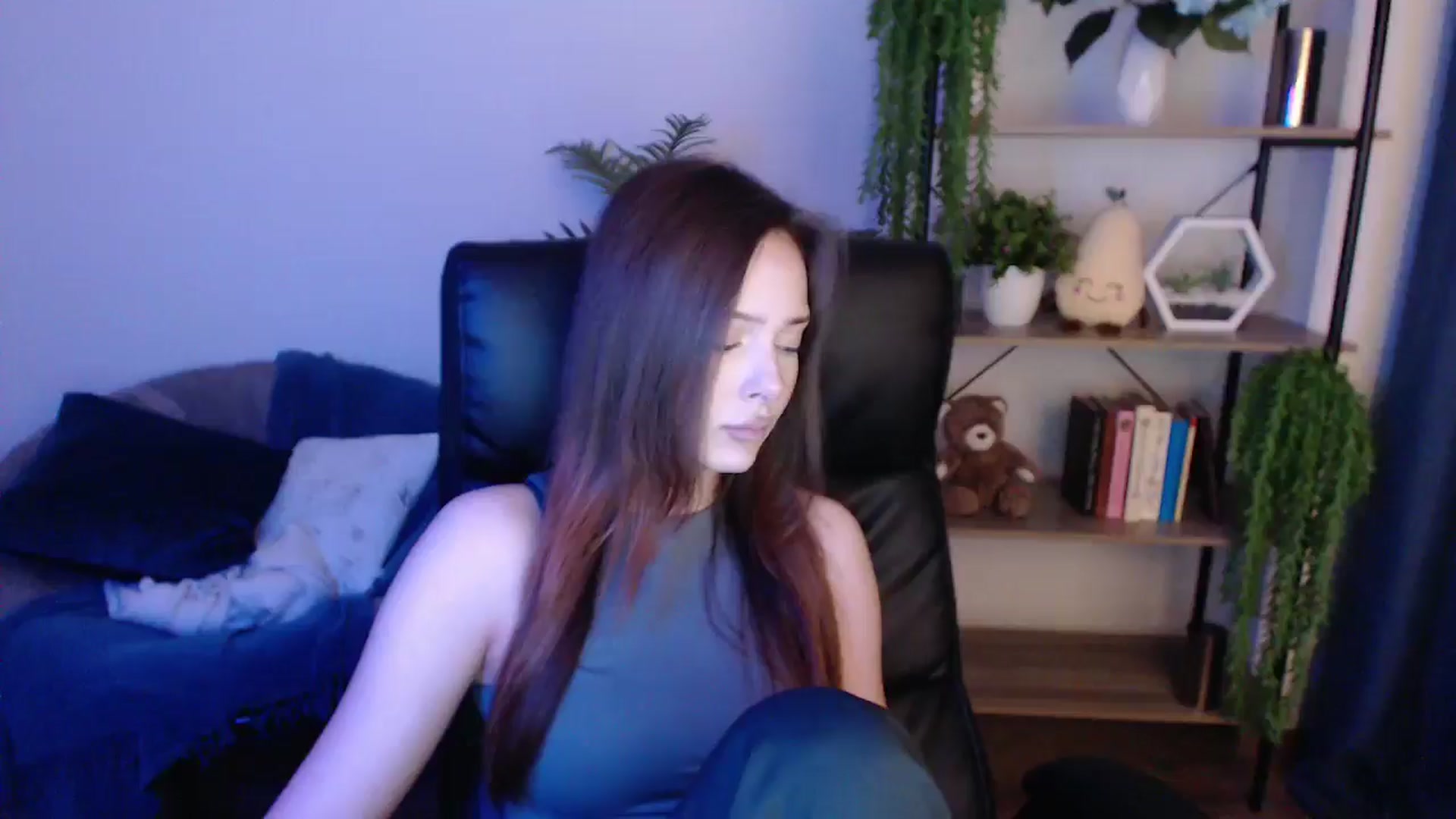 Gallery image thumbnail from KateManelli's myfreecams stream on, 01/27/2025, 09:55 image 10 of 20