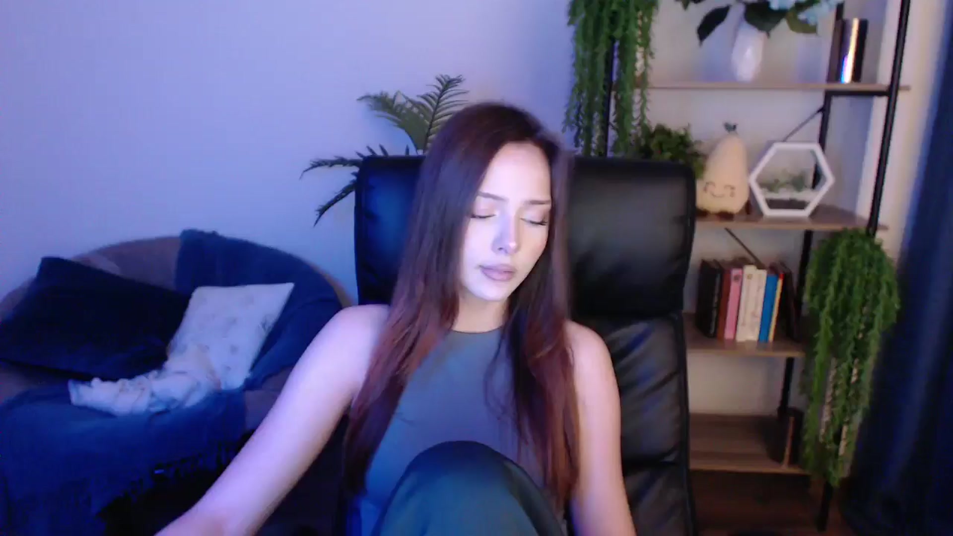 Gallery image thumbnail from KateManelli's myfreecams stream on, 01/27/2025, 09:55 image 9 of 20