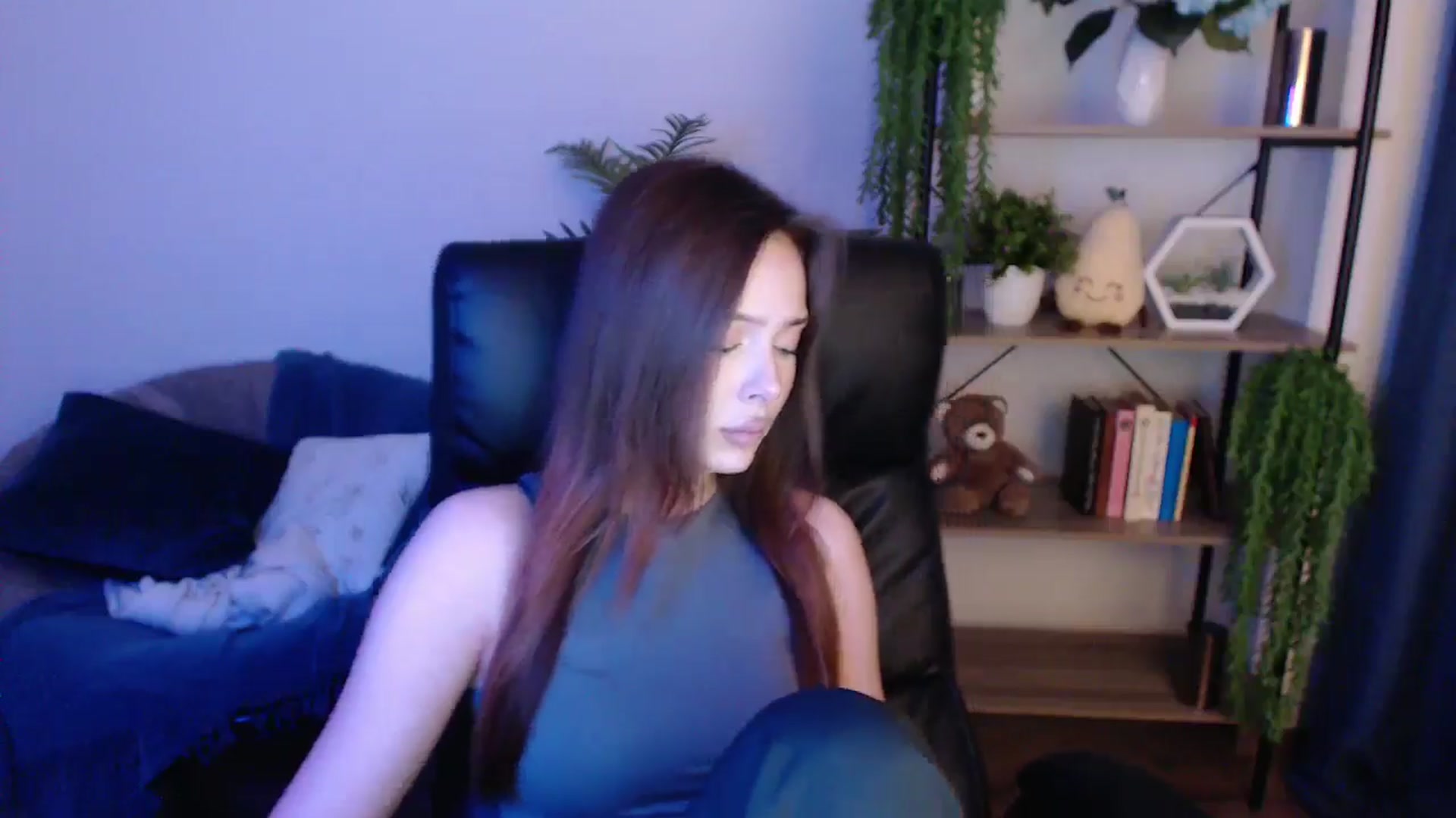 Gallery image thumbnail from KateManelli's myfreecams stream on, 01/27/2025, 09:55 image 12 of 20