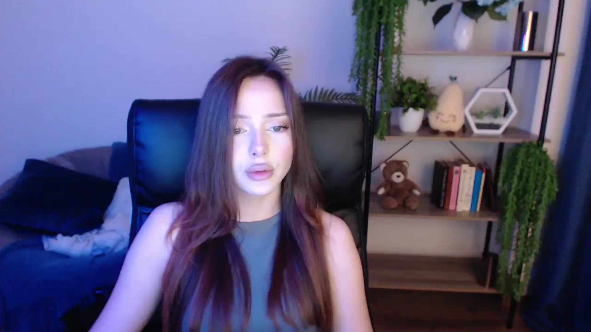 Gallery image thumbnail from KateManelli's myfreecams stream on, 01/27/2025, 10:59 image 15 of 20