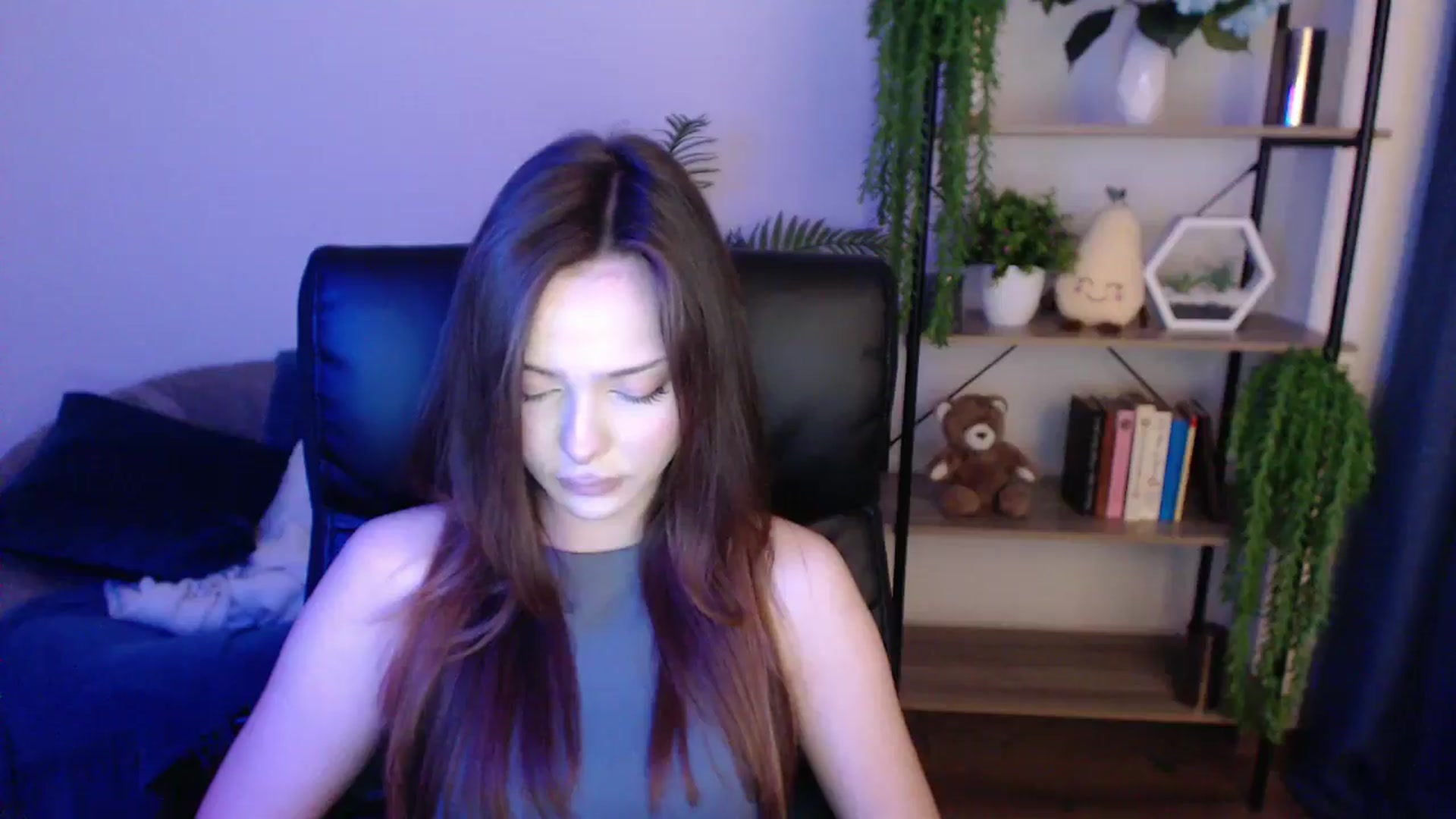 Gallery image thumbnail from KateManelli's myfreecams stream on, 01/27/2025, 10:59 image 11 of 20