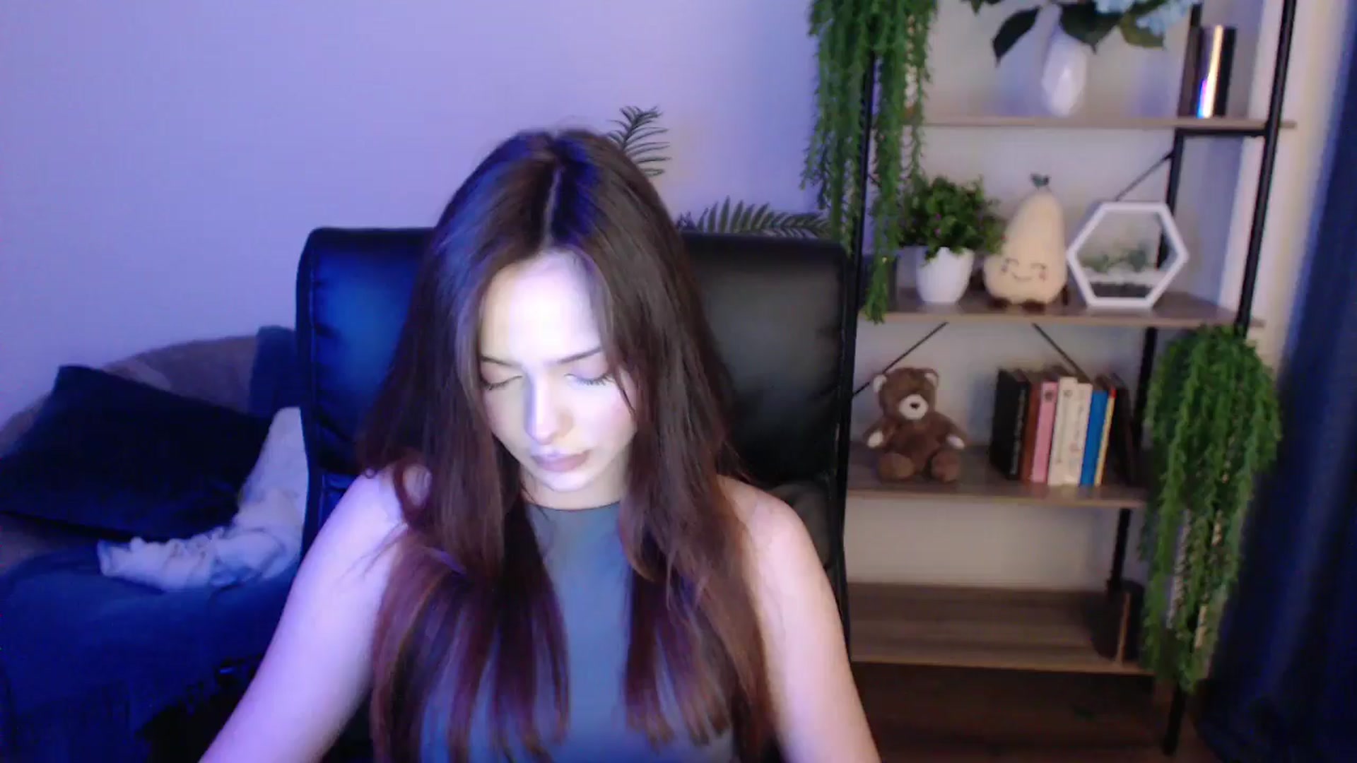 Gallery image thumbnail from KateManelli's myfreecams stream on, 01/27/2025, 10:59 image 13 of 20