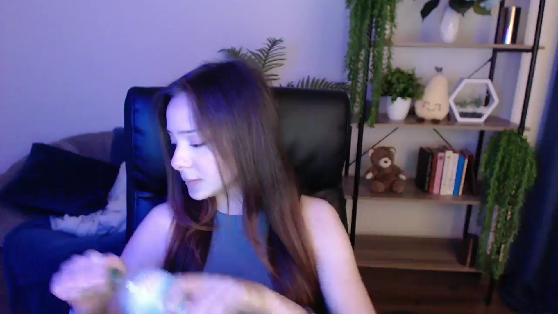 Gallery image thumbnail from KateManelli's myfreecams stream on, 01/27/2025, 13:28 image 10 of 20
