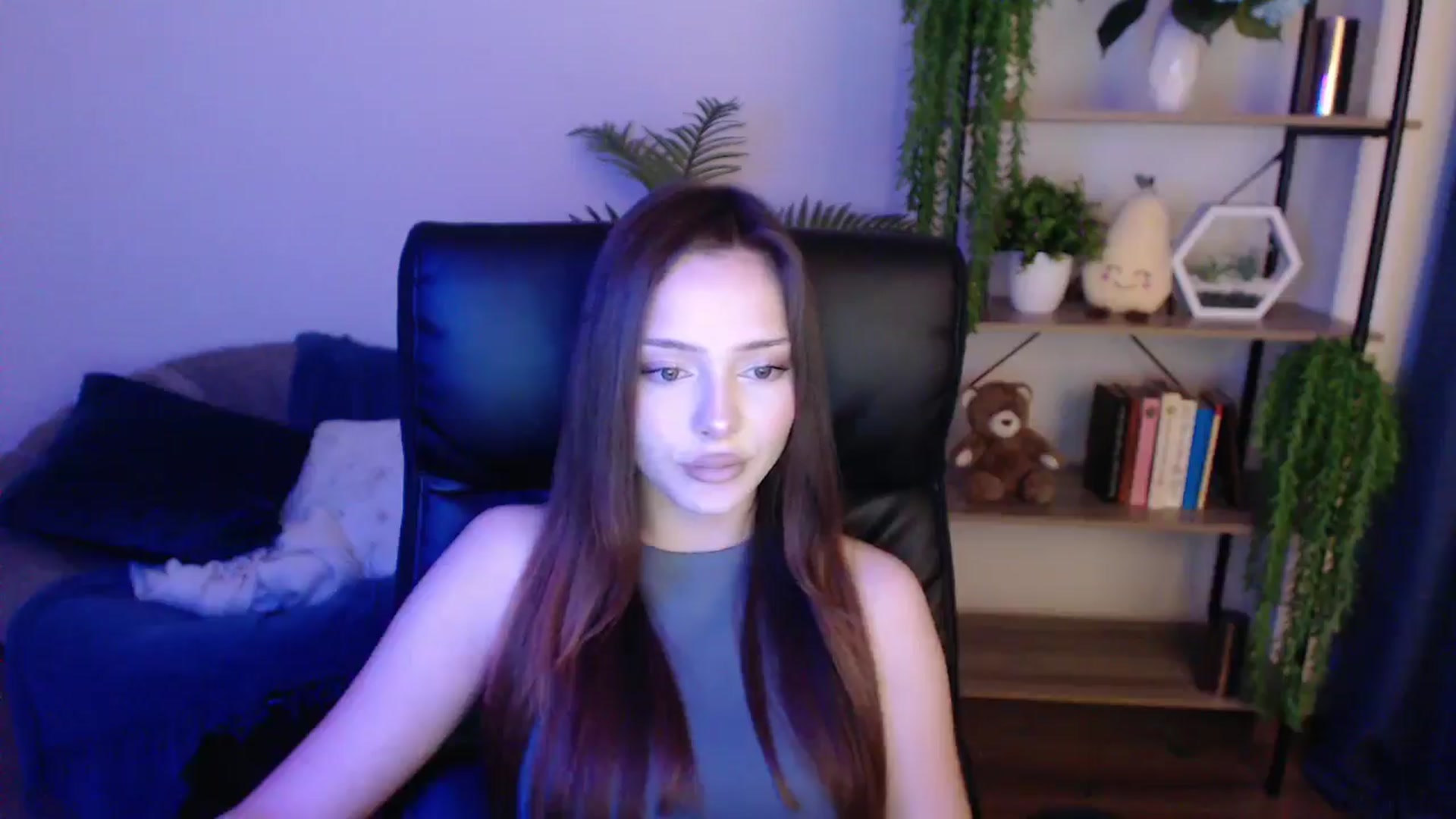 Gallery image thumbnail from KateManelli's myfreecams stream on, 01/27/2025, 14:29 image 17 of 20