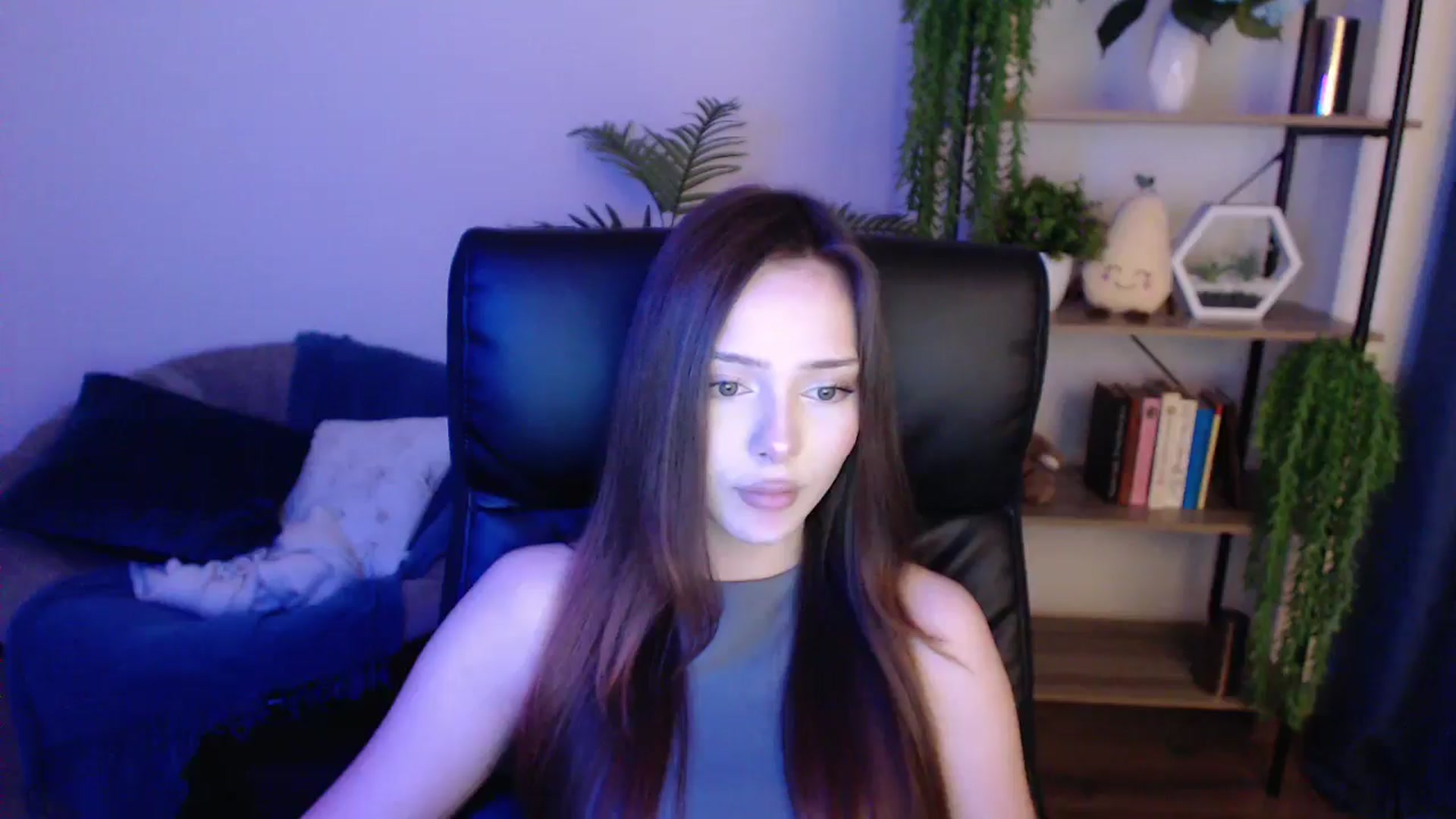 Gallery image thumbnail from KateManelli's myfreecams stream on, 01/27/2025, 14:29 image 13 of 20