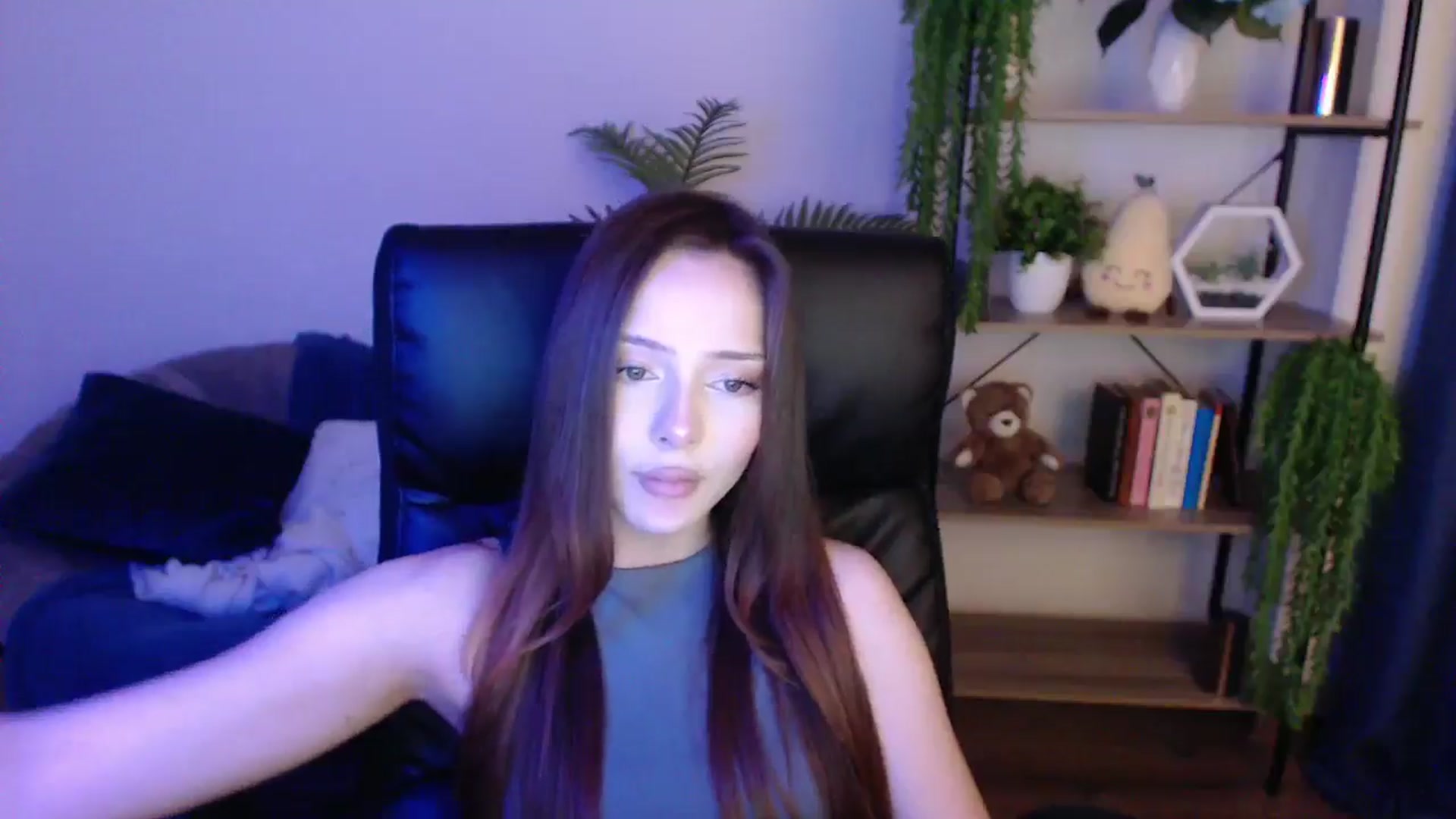 Gallery image thumbnail from KateManelli's myfreecams stream on, 01/27/2025, 14:29 image 14 of 20