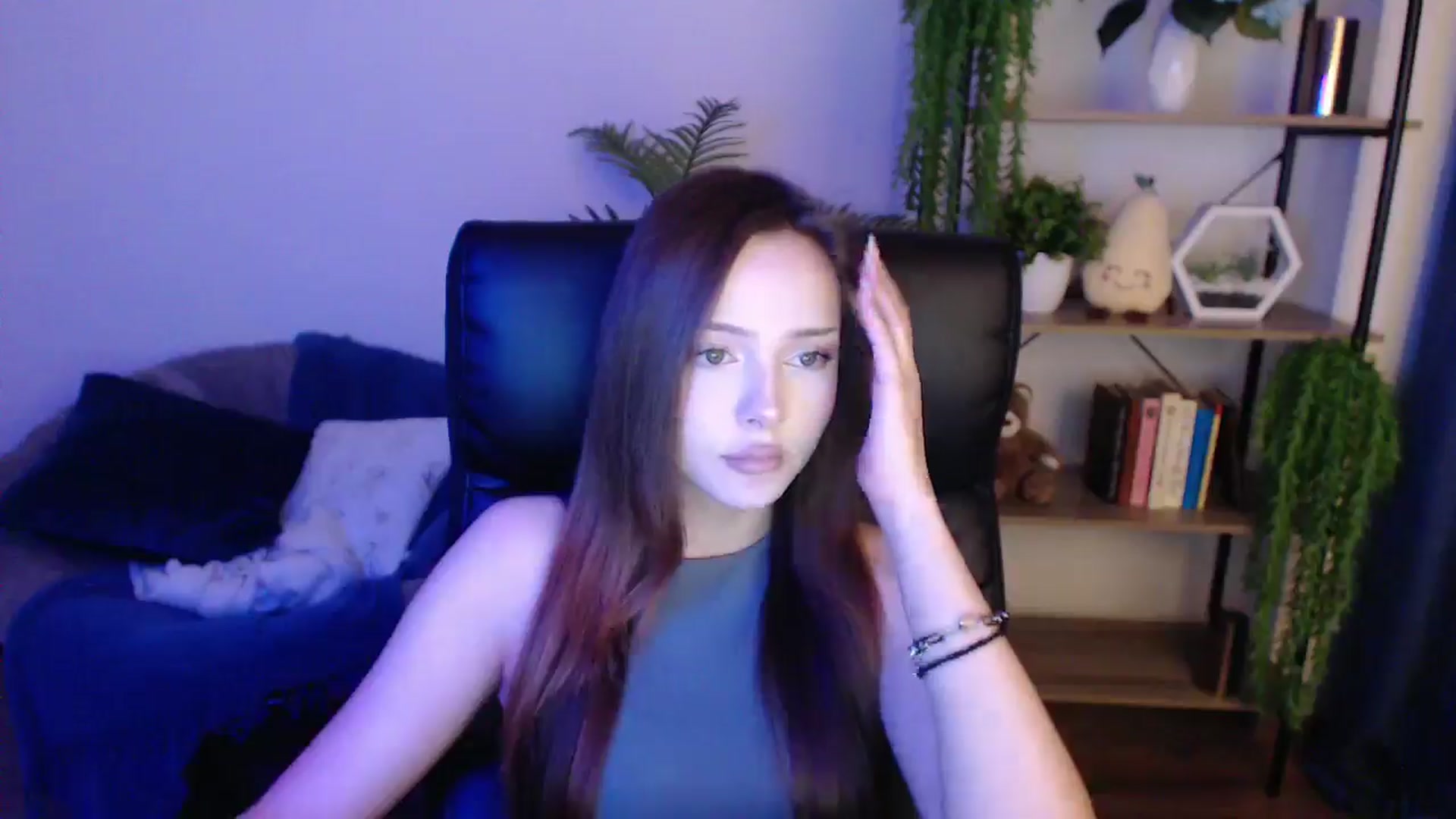 Gallery image thumbnail from KateManelli's myfreecams stream on, 01/27/2025, 14:57 image 2 of 20