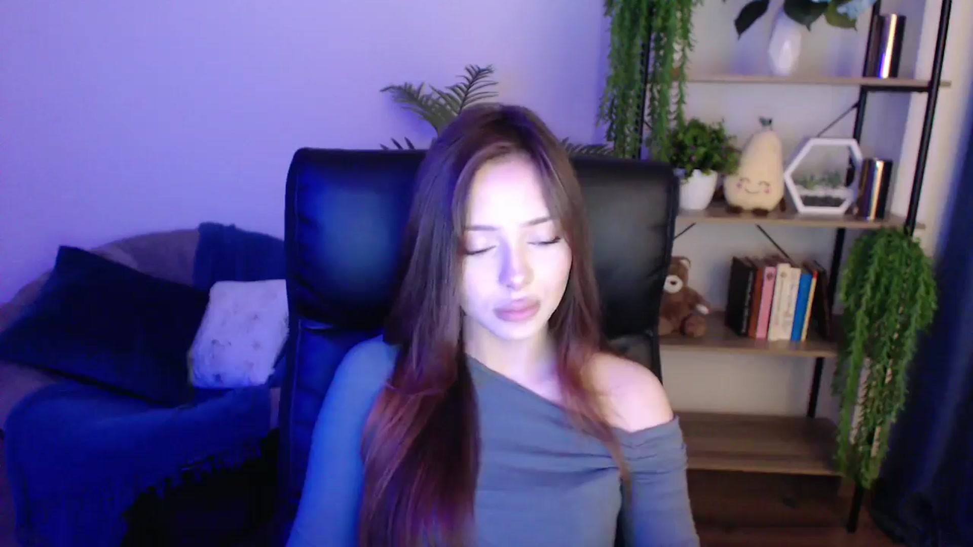 Gallery image thumbnail from KateManelli's myfreecams stream on, 01/29/2025, 09:21 image 12 of 20