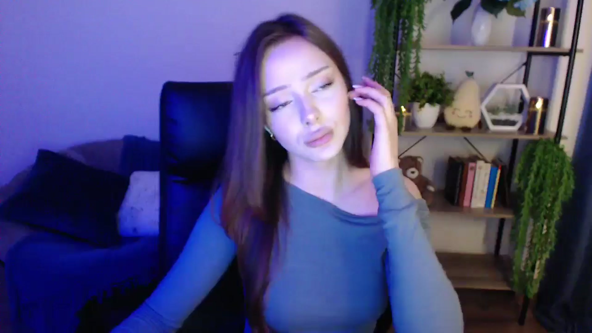 Gallery image thumbnail from KateManelli's myfreecams stream on, 01/29/2025, 13:16 image 12 of 20