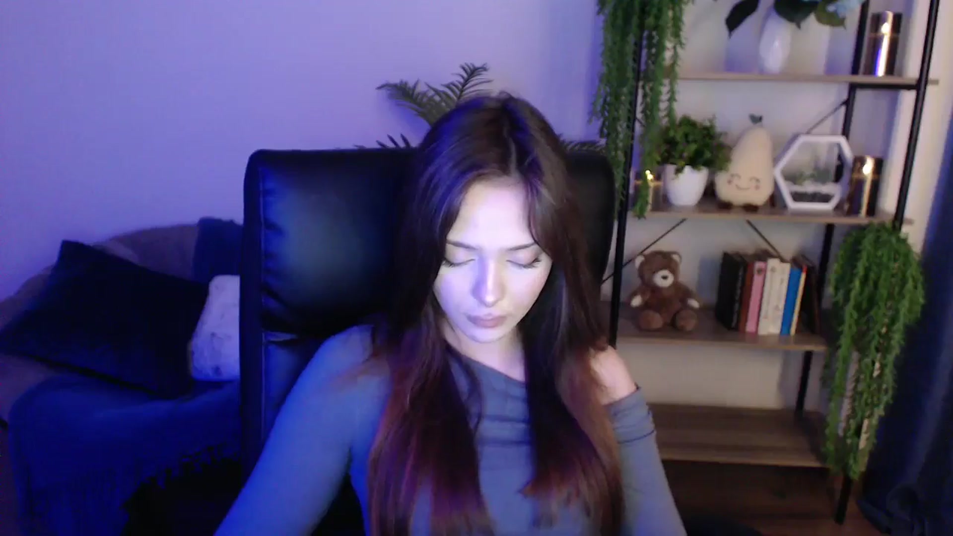 Gallery image thumbnail from KateManelli's myfreecams stream on, 01/29/2025, 13:16 image 10 of 20