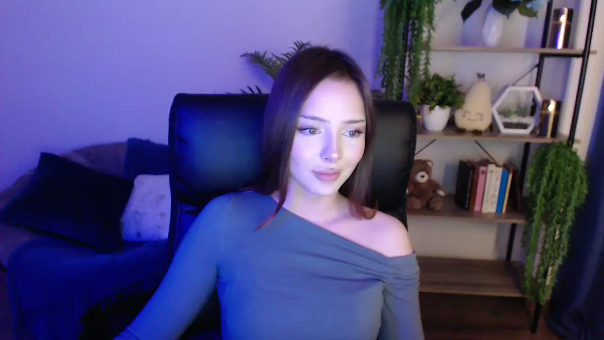 Gallery image thumbnail from KateManelli's myfreecams stream on, 01/29/2025, 13:54 image 16 of 20