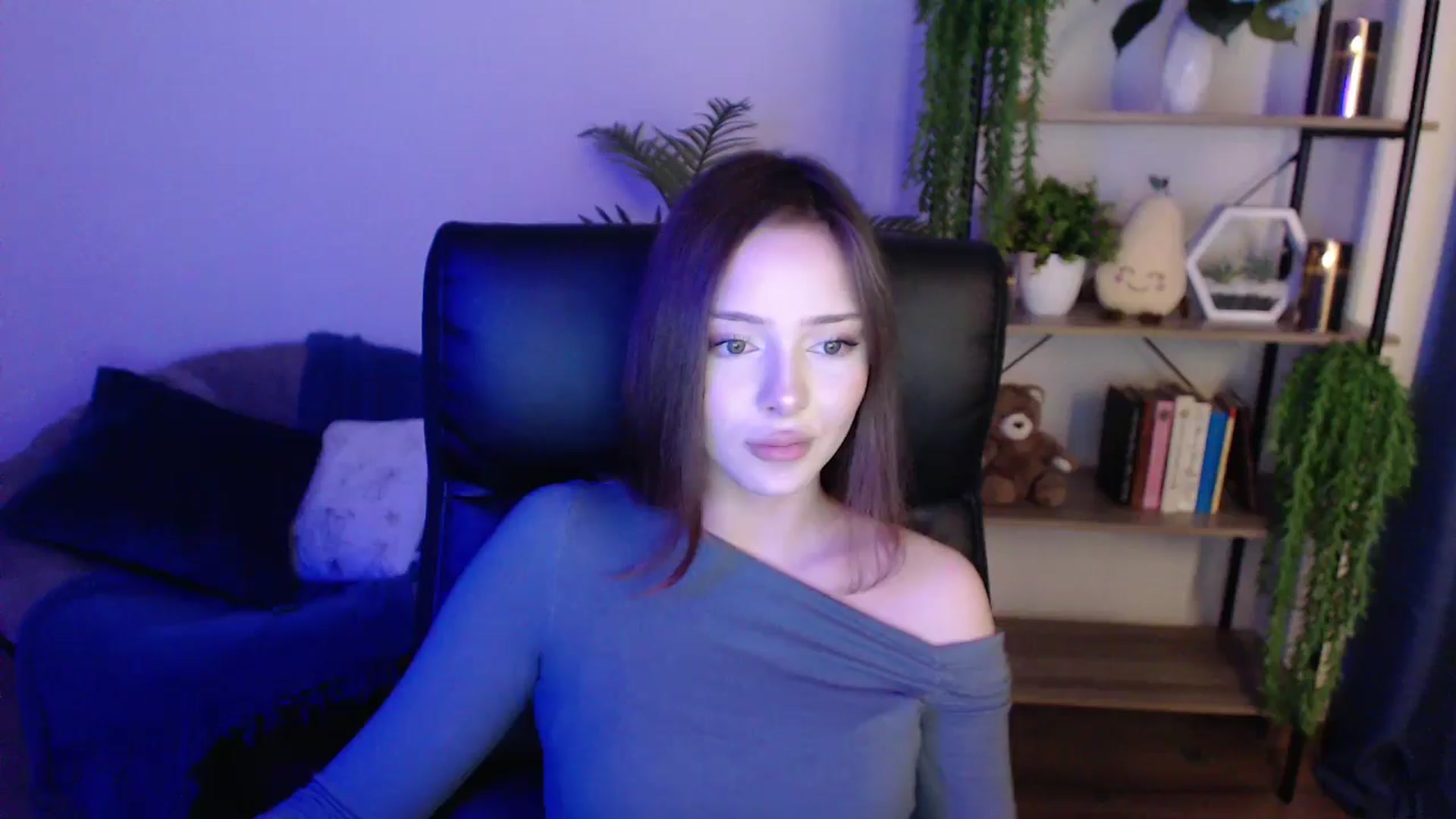 Gallery image thumbnail from KateManelli's myfreecams stream on, 01/29/2025, 13:54 image 12 of 20