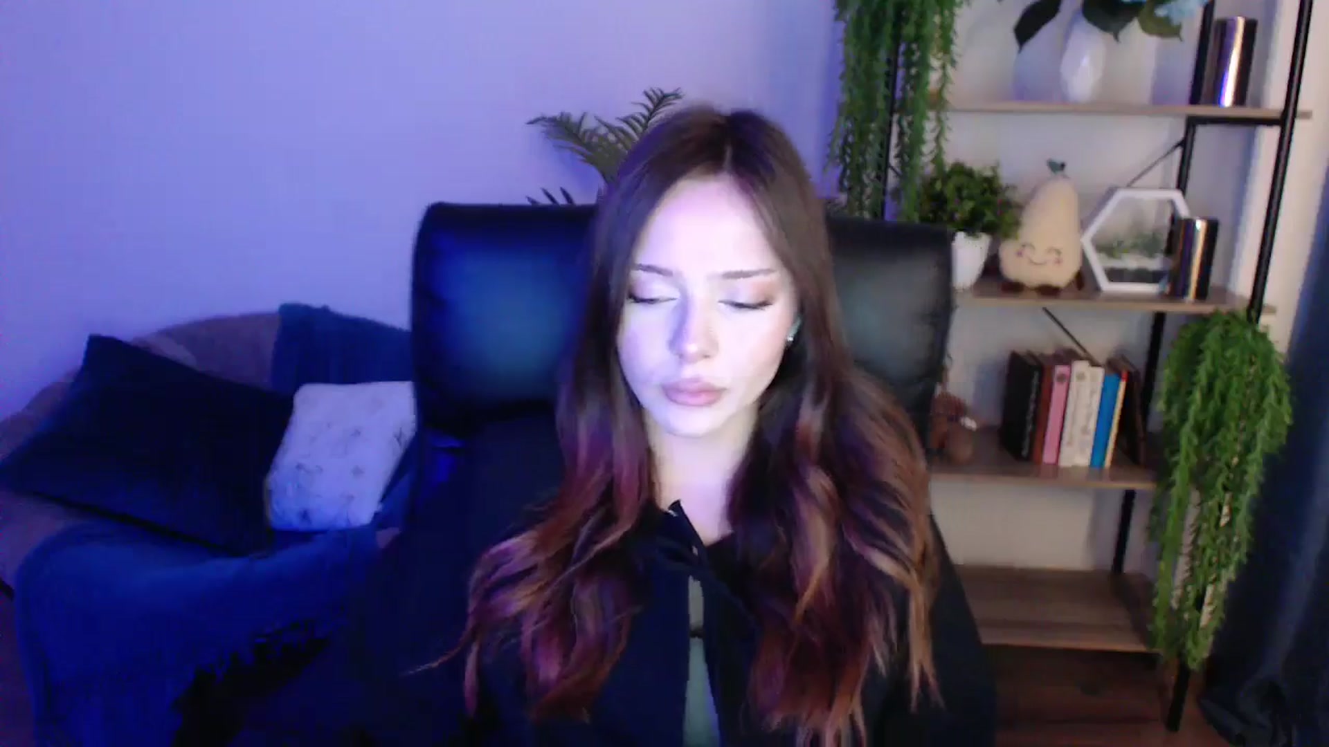 Gallery image thumbnail from KateManelli's myfreecams stream on, 01/31/2025, 09:16 image 15 of 20