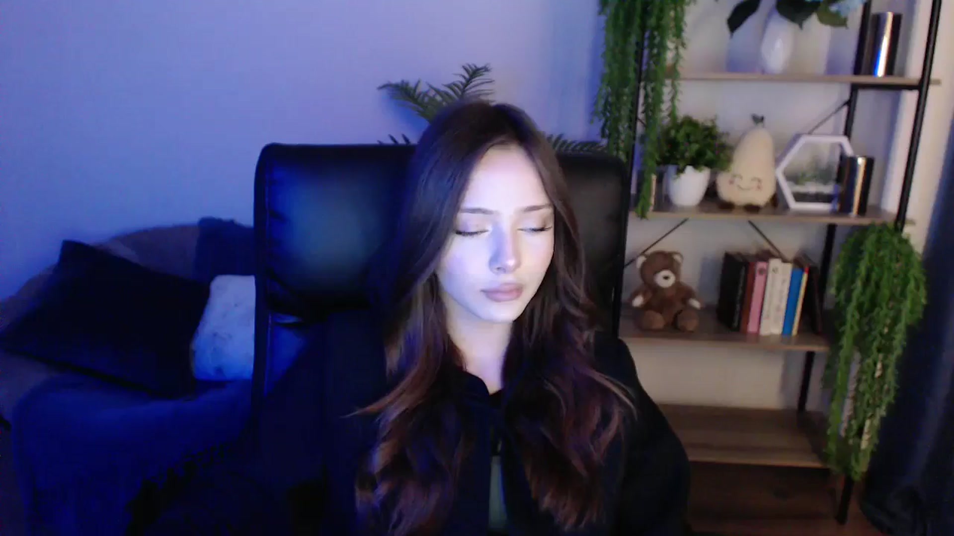 Gallery image thumbnail from KateManelli's myfreecams stream on, 01/31/2025, 10:33 image 14 of 20