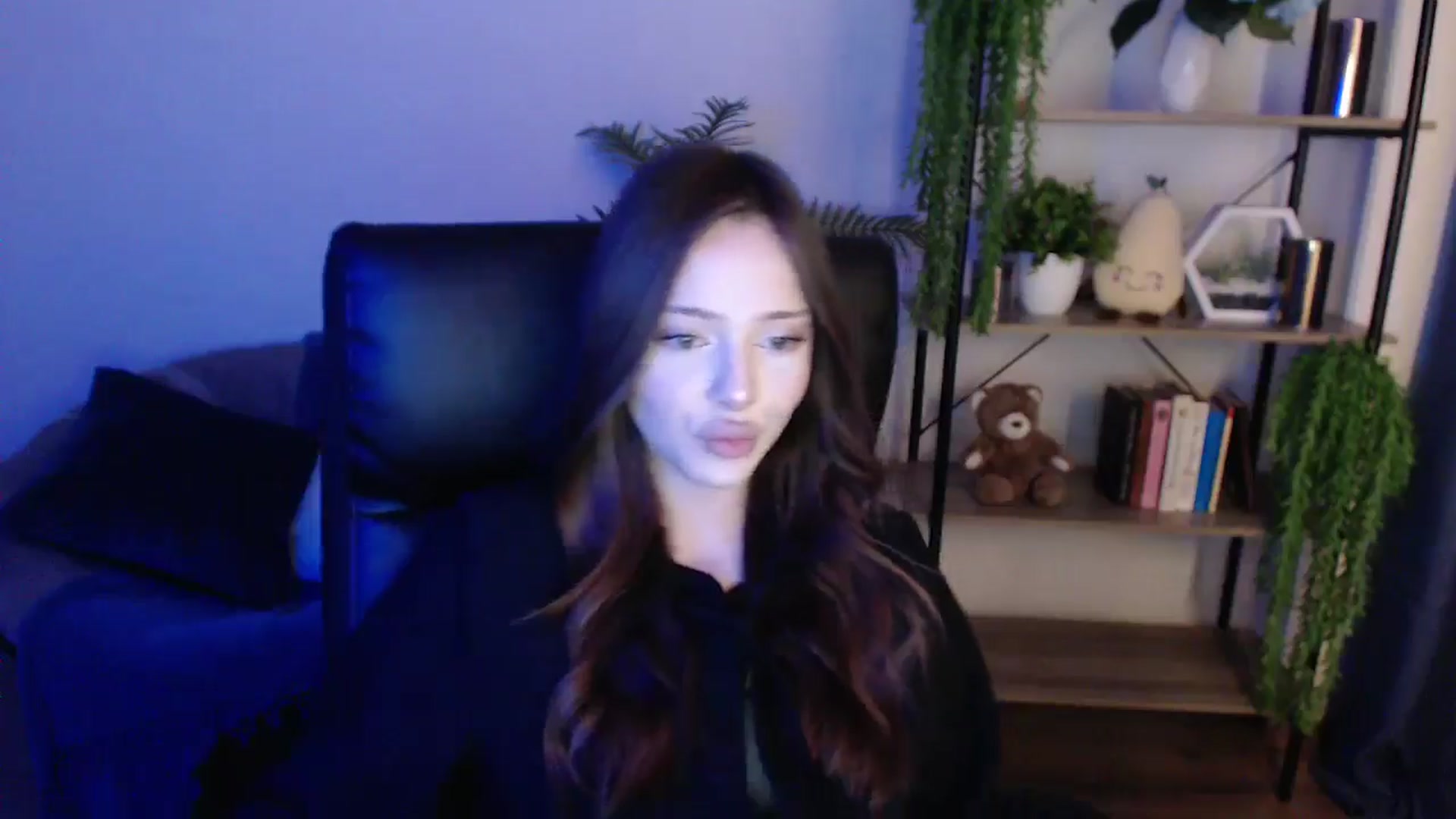 Gallery image thumbnail from KateManelli's myfreecams stream on, 01/31/2025, 10:33 image 13 of 20