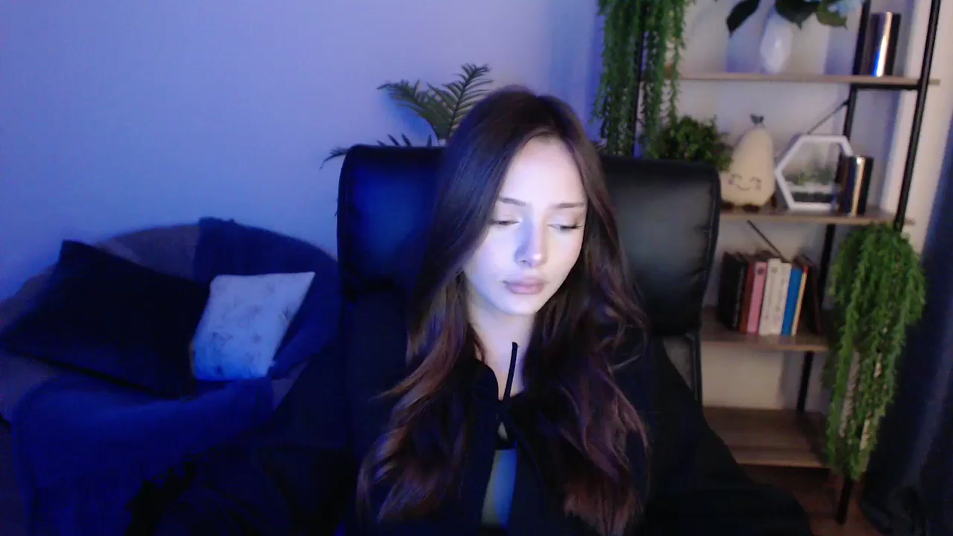 Gallery image thumbnail from KateManelli's myfreecams stream on, 01/31/2025, 10:33 image 12 of 20