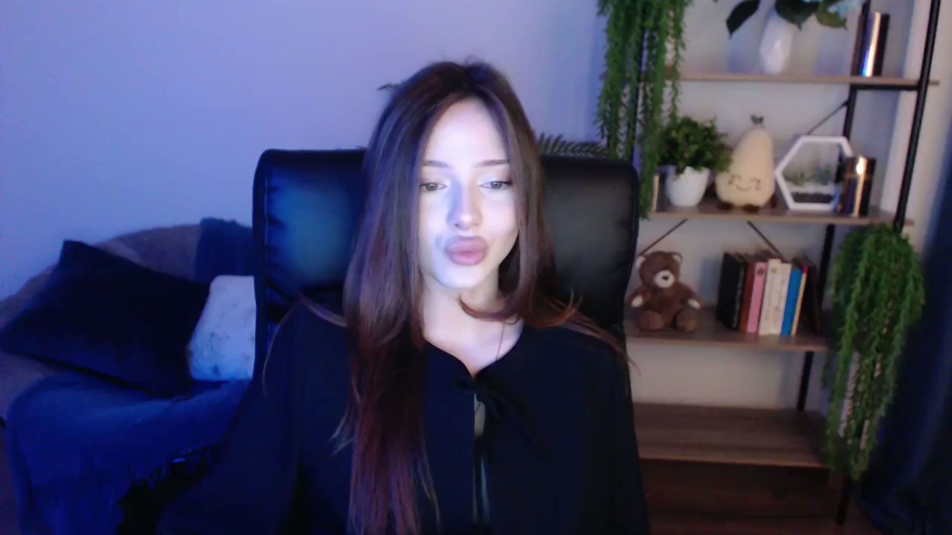 Gallery image thumbnail from KateManelli's myfreecams stream on, 02/01/2025, 09:37 image 14 of 20