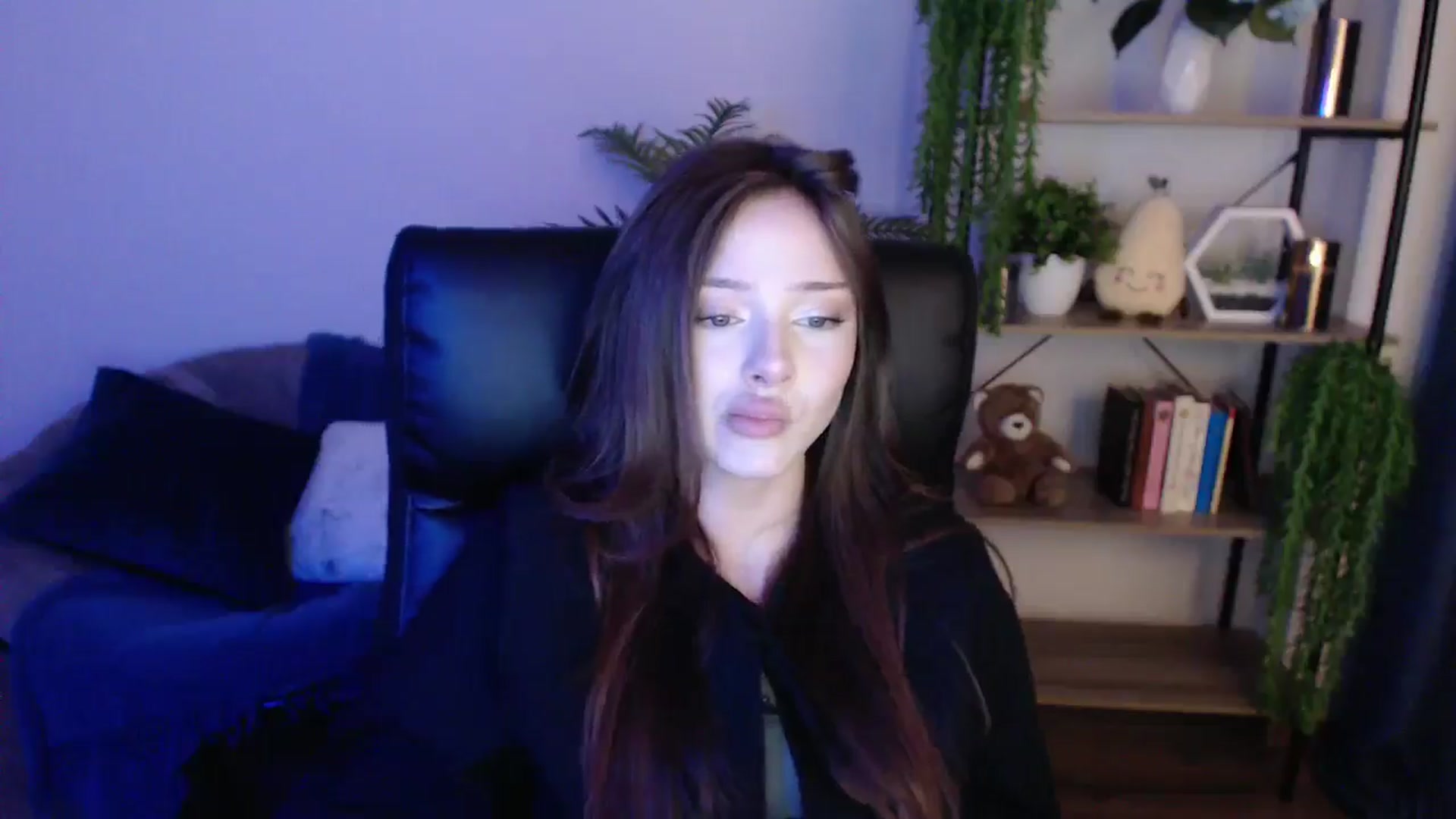 Gallery image thumbnail from KateManelli's myfreecams stream on, 02/01/2025, 10:53 image 14 of 20