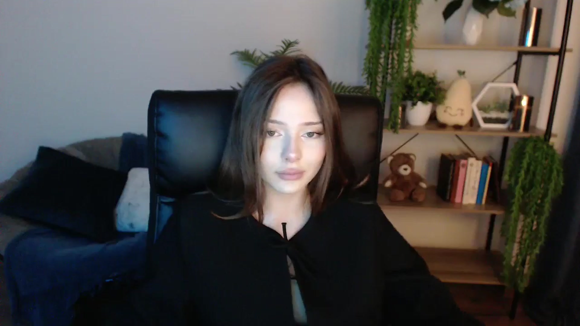 Gallery image thumbnail from KateManelli's myfreecams stream on, 02/01/2025, 10:53 image 19 of 20