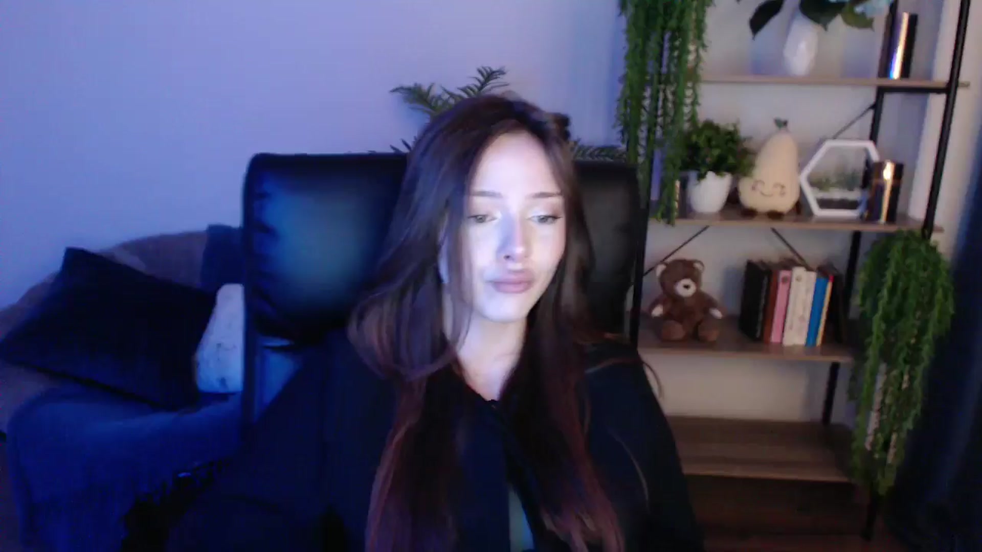 Gallery image thumbnail from KateManelli's myfreecams stream on, 02/01/2025, 10:53 image 15 of 20