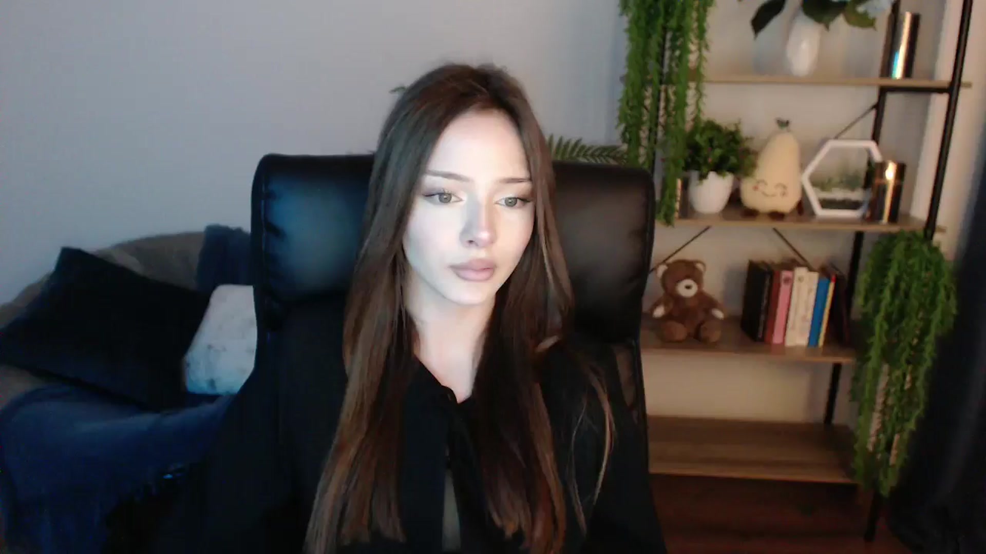 Gallery image thumbnail from KateManelli's myfreecams stream on, 02/01/2025, 12:30 image 13 of 20