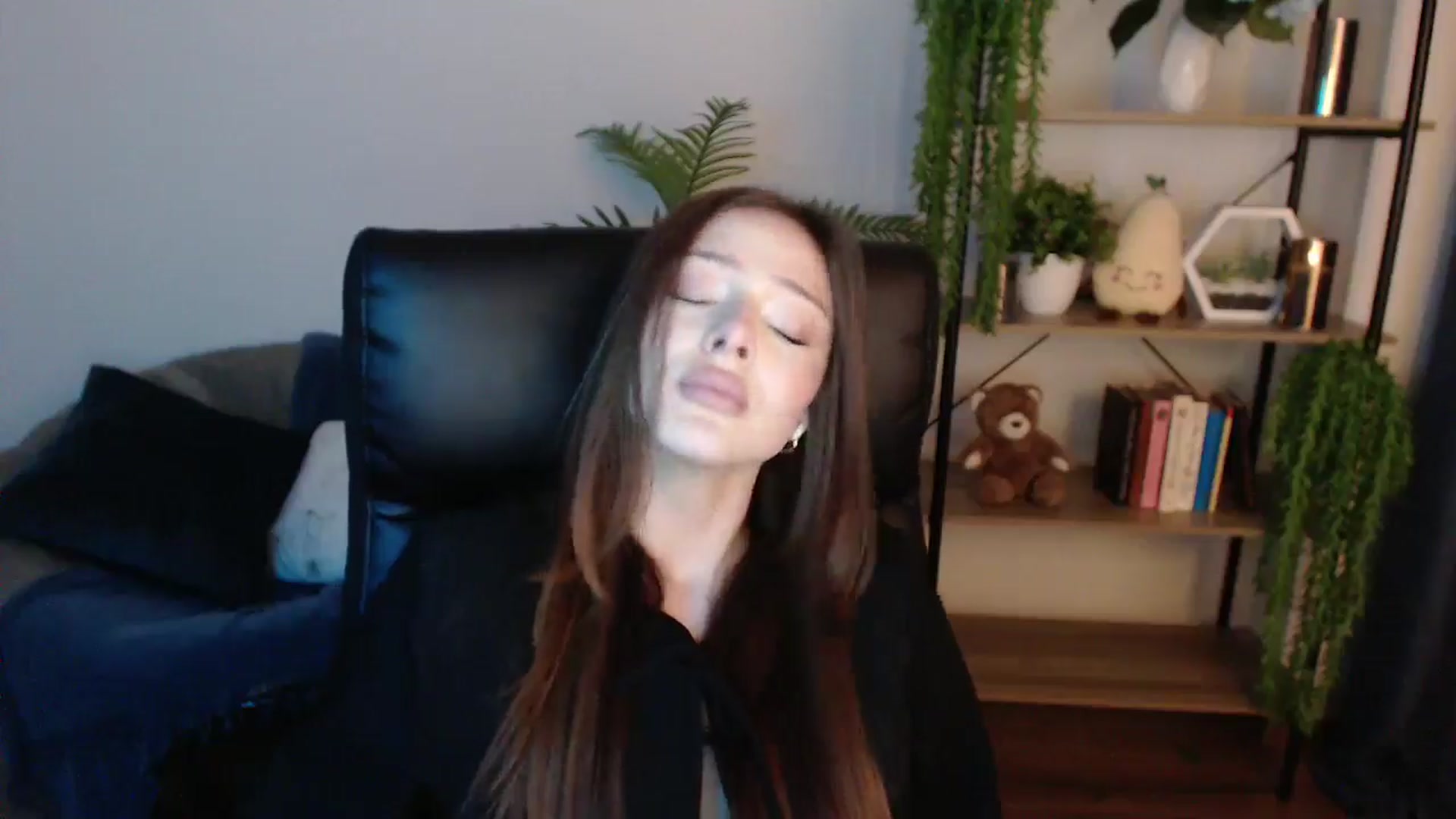 Gallery image thumbnail from KateManelli's myfreecams stream on, 02/01/2025, 12:30 image 17 of 20