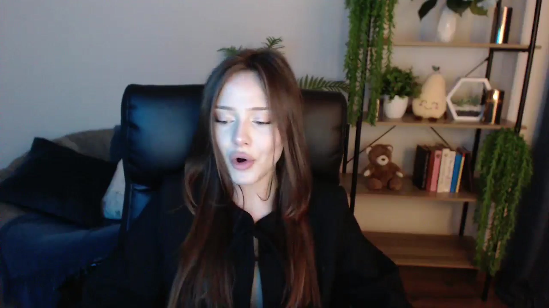 Gallery image thumbnail from KateManelli's myfreecams stream on, 02/01/2025, 12:30 image 4 of 20