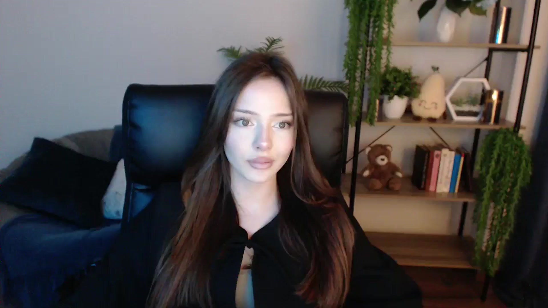 Gallery image thumbnail from KateManelli's myfreecams stream on, 02/01/2025, 12:30 image 10 of 20