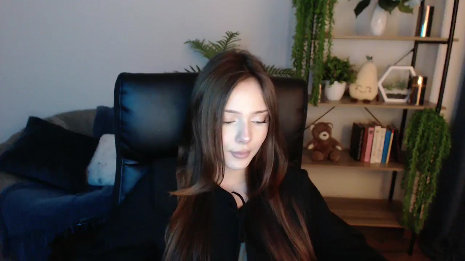 Gallery image thumbnail from KateManelli's myfreecams stream on, 02/01/2025, 13:18 image 4 of 20