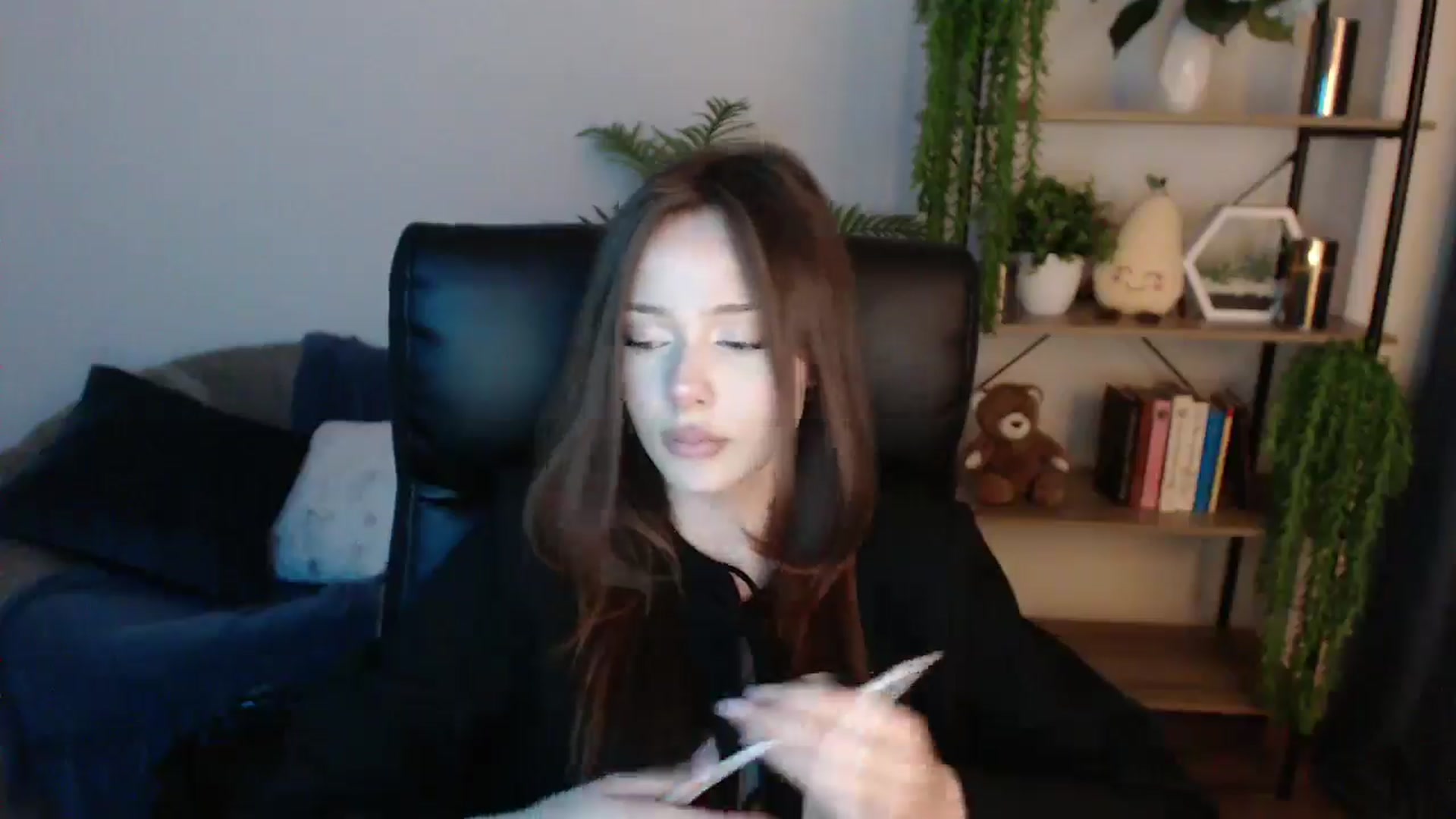Gallery image thumbnail from KateManelli's myfreecams stream on, 02/01/2025, 13:18 image 2 of 20