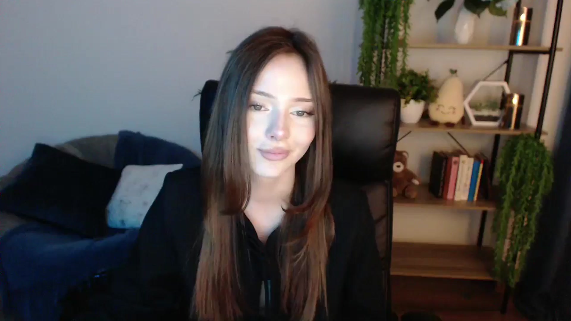 Gallery image thumbnail from KateManelli's myfreecams stream on, 02/01/2025, 13:18 image 13 of 20