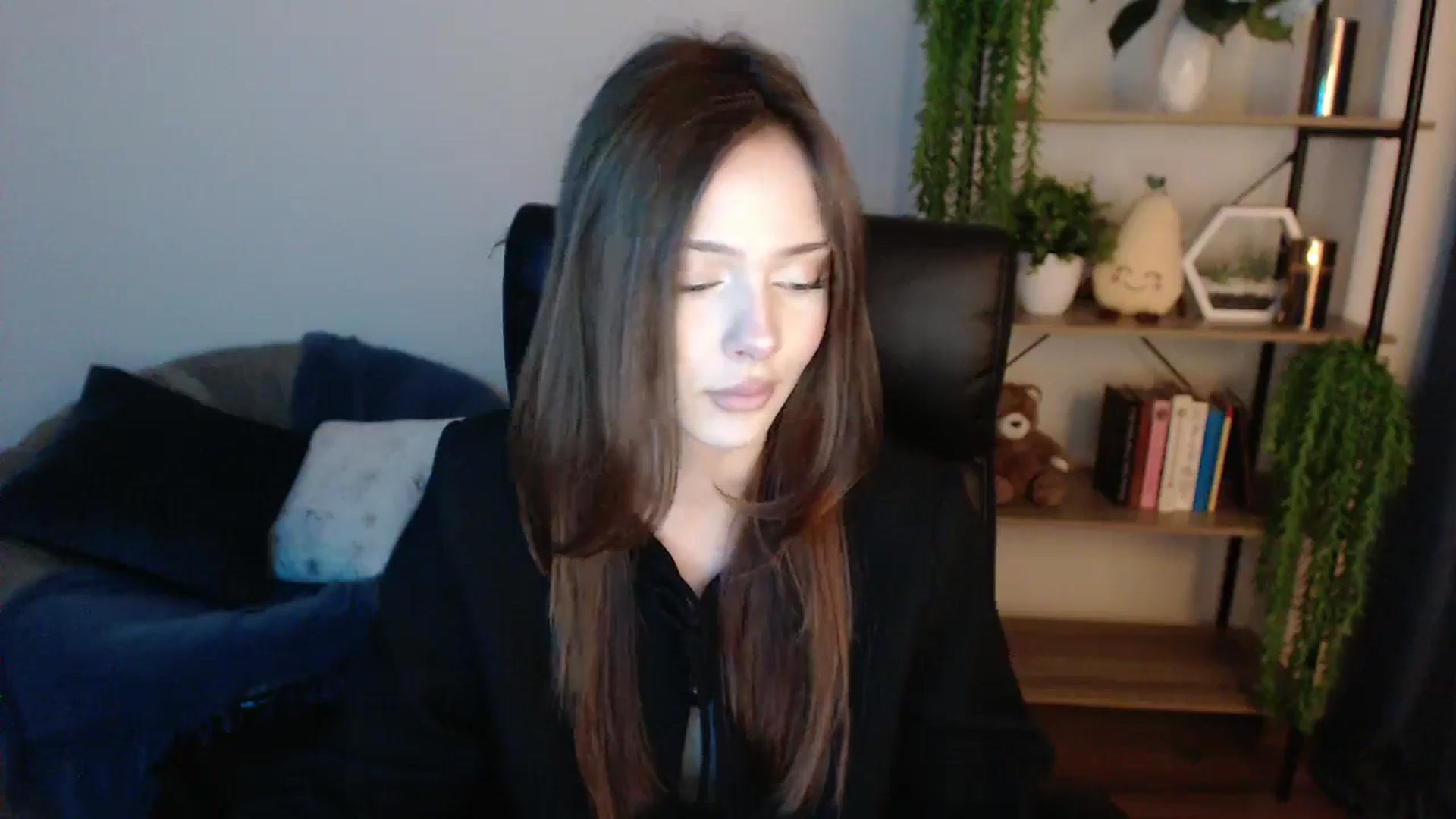 Gallery image thumbnail from KateManelli's myfreecams stream on, 02/01/2025, 13:18 image 6 of 20