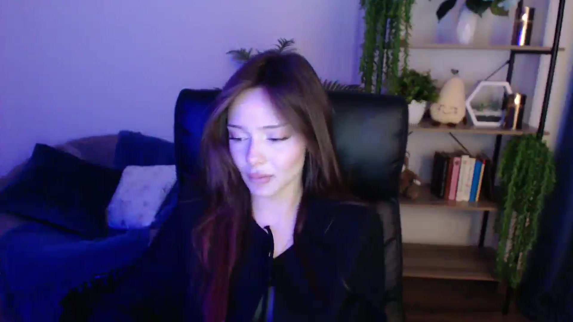Gallery image thumbnail from KateManelli's myfreecams stream on, 02/01/2025, 13:39 image 17 of 20