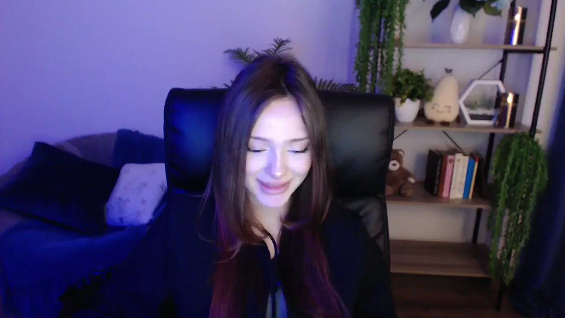 Gallery image thumbnail from KateManelli's myfreecams stream on, 02/01/2025, 13:39 image 16 of 20