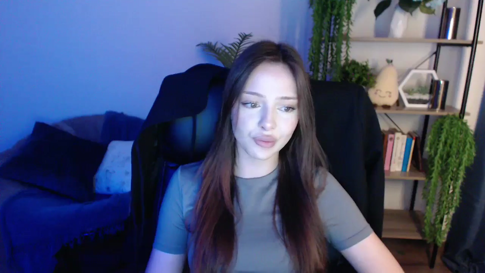 Gallery image thumbnail from KateManelli's myfreecams stream on, 02/04/2025, 09:41 image 11 of 20