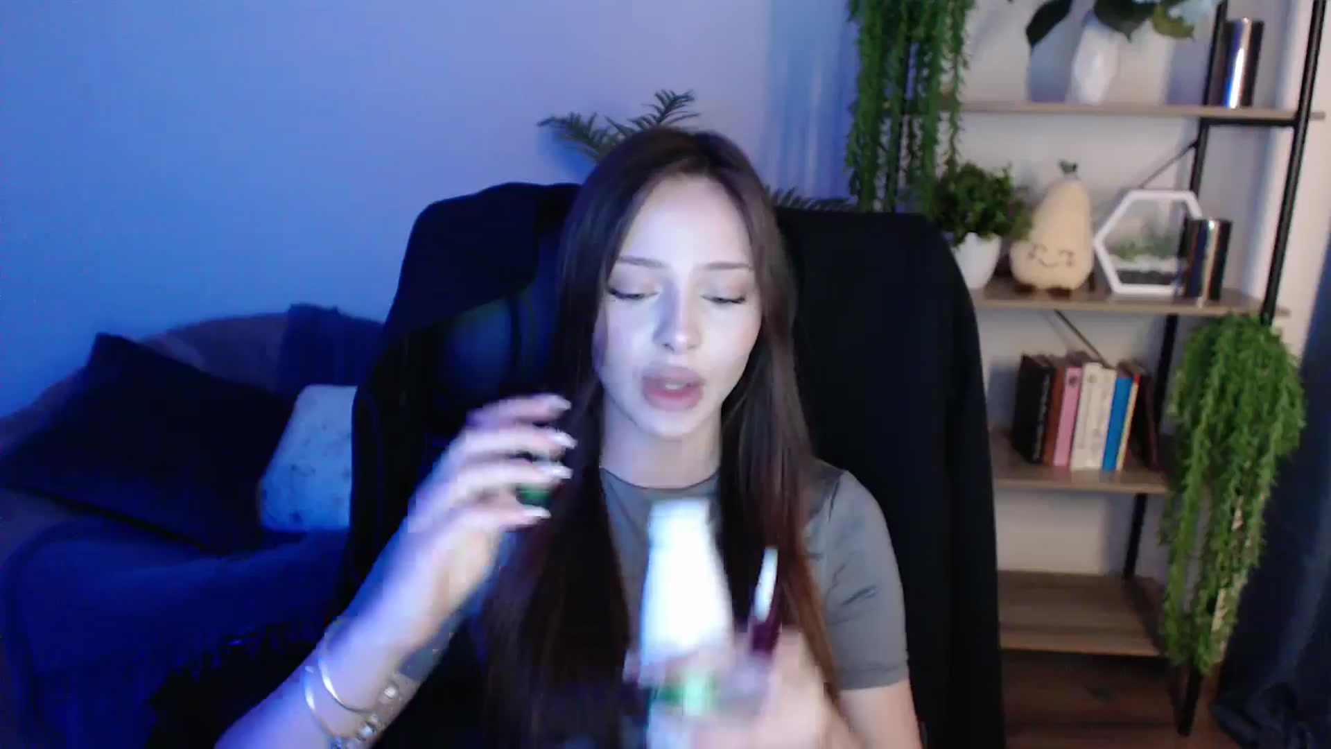 Gallery image thumbnail from KateManelli's myfreecams stream on, 02/04/2025, 11:32 image 4 of 20