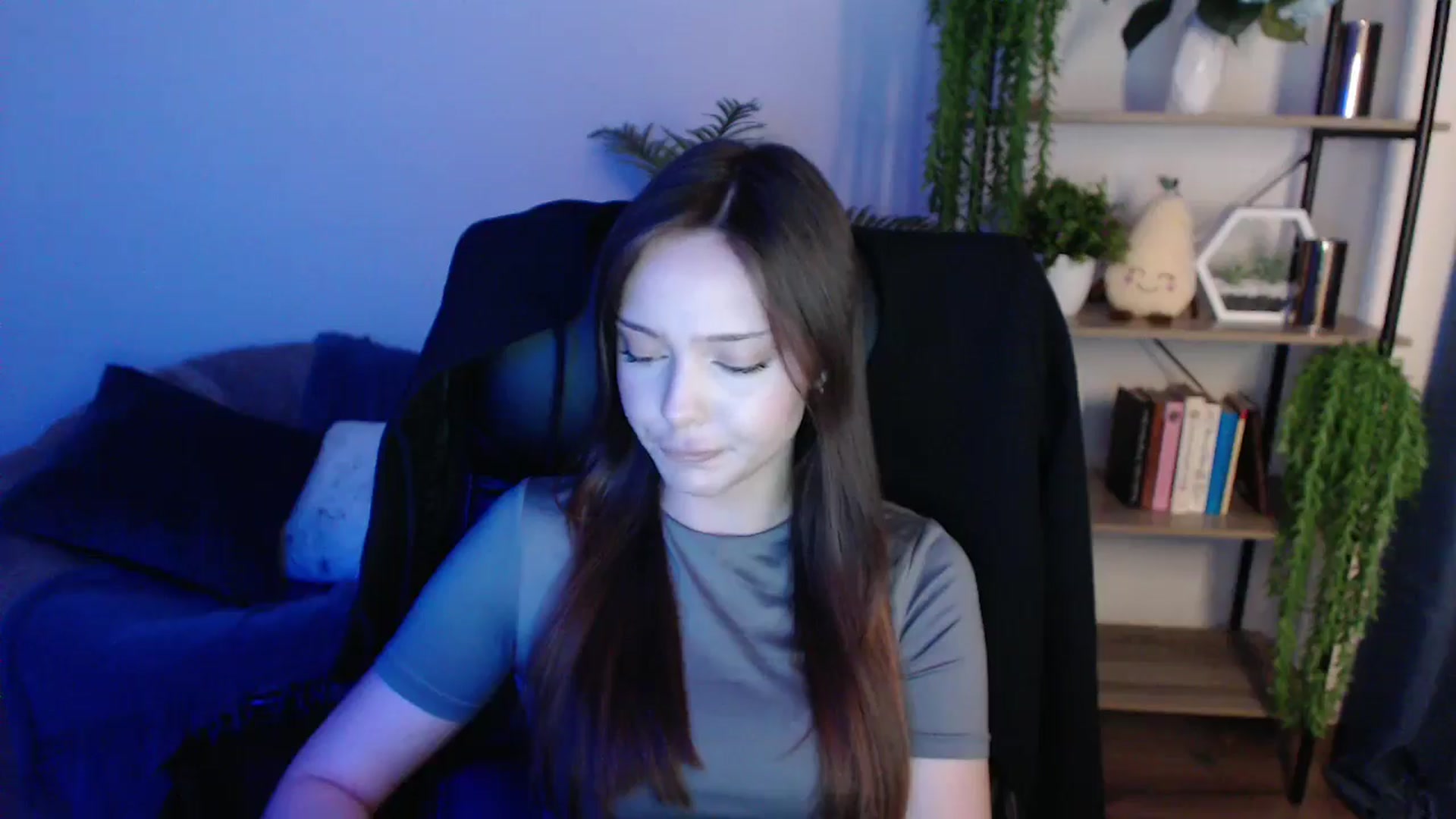 Gallery image thumbnail from KateManelli's myfreecams stream on, 02/04/2025, 11:32 image 2 of 20