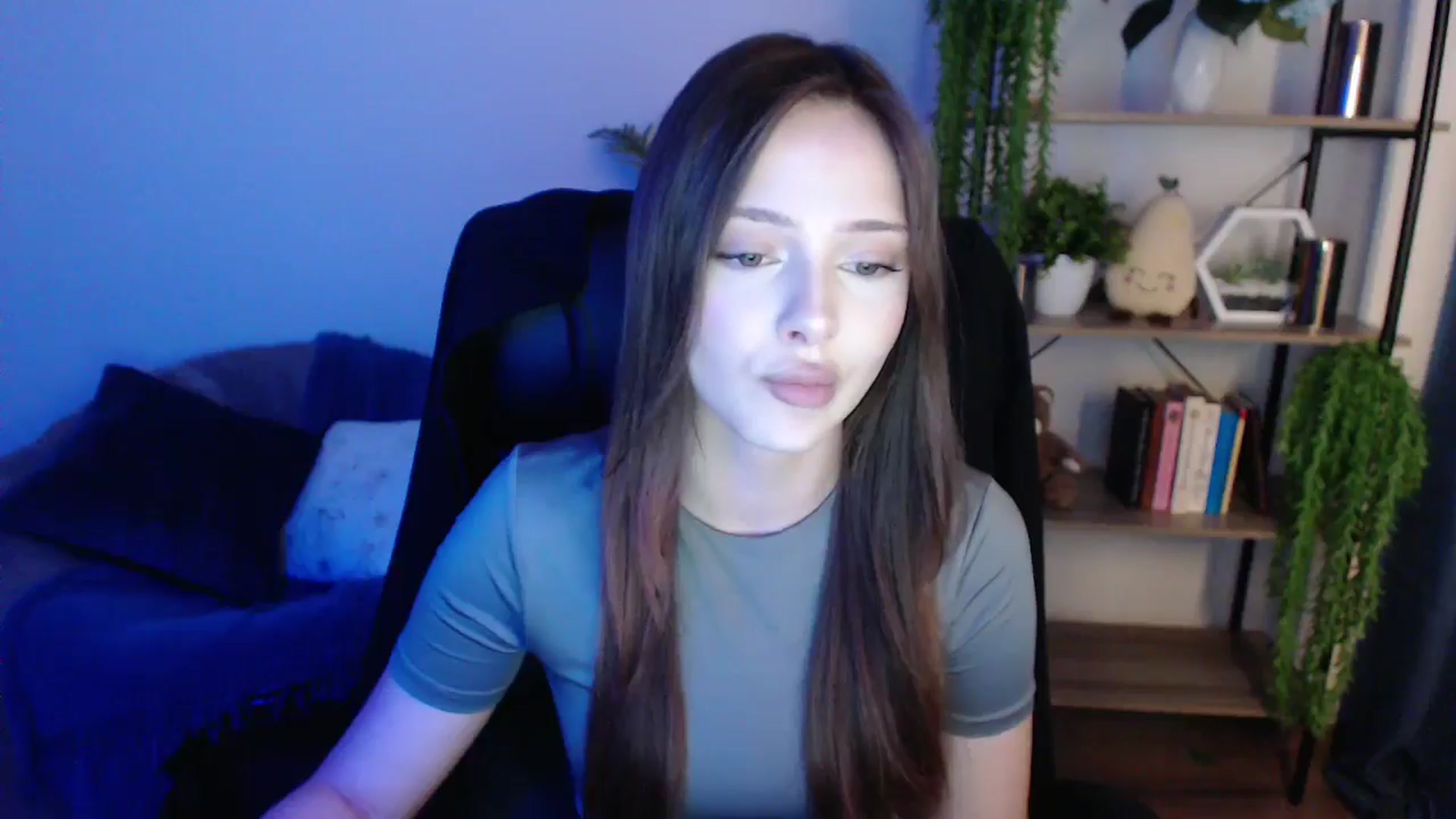 Gallery image thumbnail from KateManelli's myfreecams stream on, 02/04/2025, 11:32 image 12 of 20
