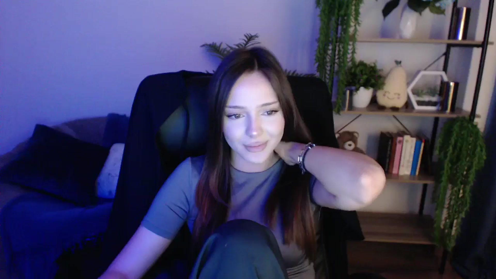 Gallery image thumbnail from KateManelli's myfreecams stream on, 02/04/2025, 13:58 image 8 of 20