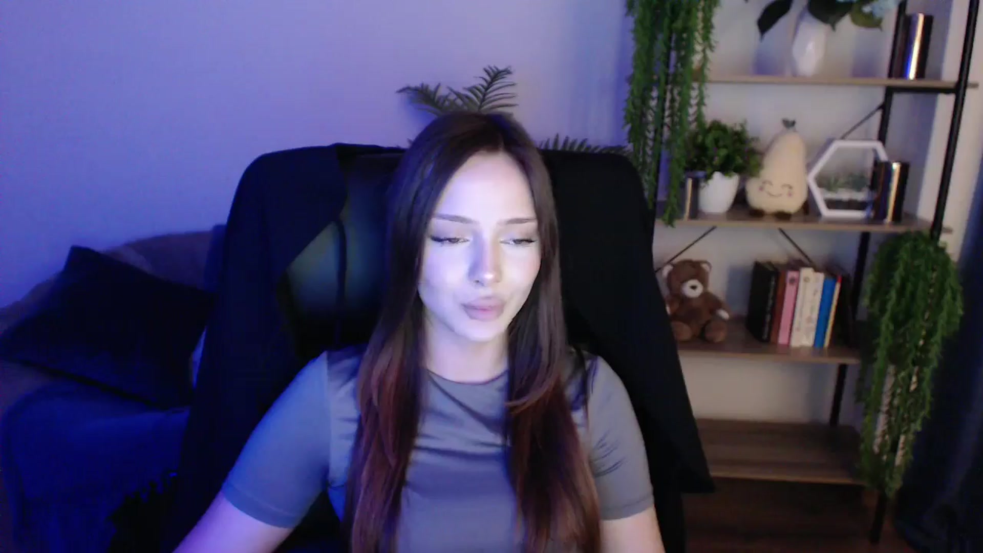 Gallery image thumbnail from KateManelli's myfreecams stream on, 02/04/2025, 13:58 image 16 of 20