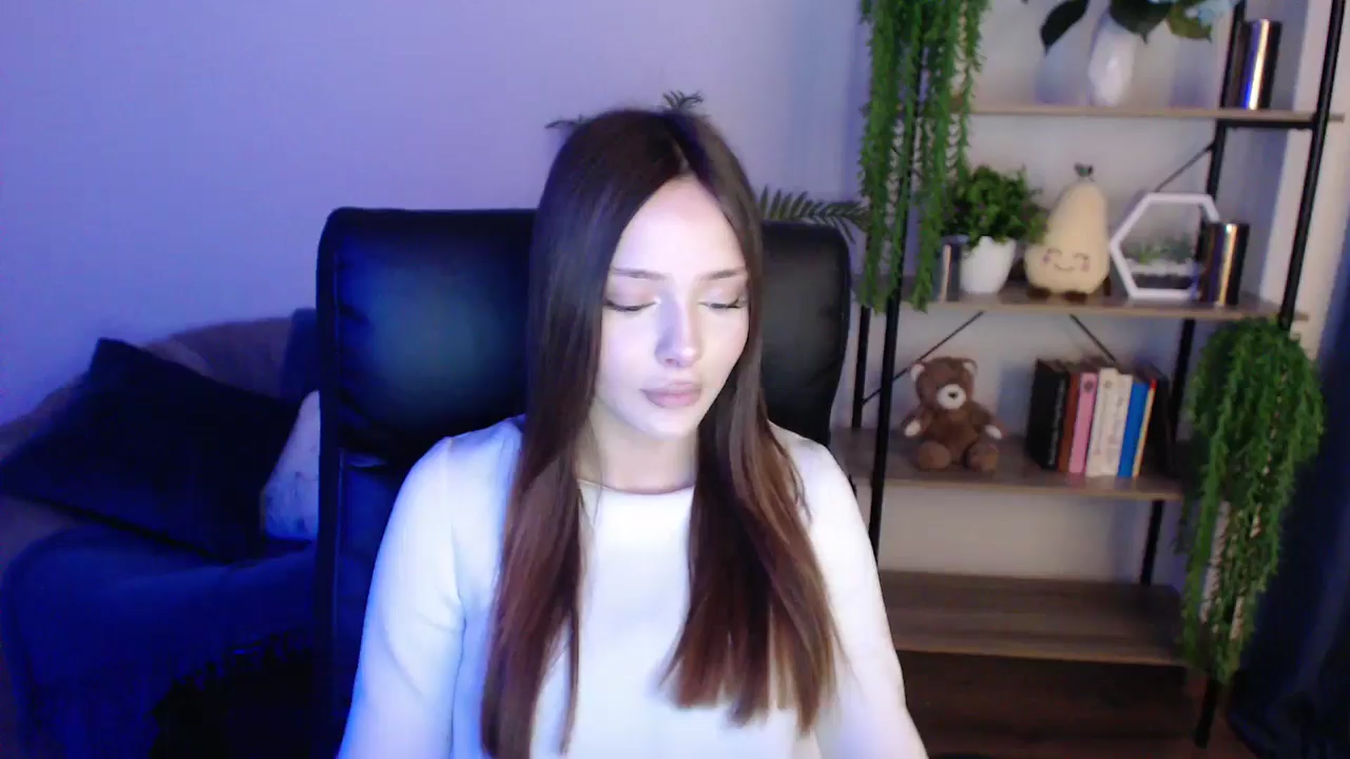 Gallery image thumbnail from KateManelli's myfreecams stream on, 02/05/2025, 09:44 image 14 of 20