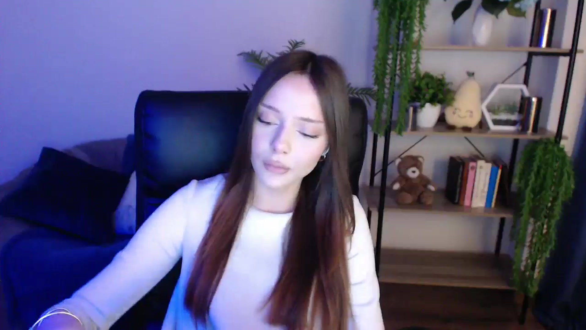 Gallery image thumbnail from KateManelli's myfreecams stream on, 02/05/2025, 09:44 image 12 of 20