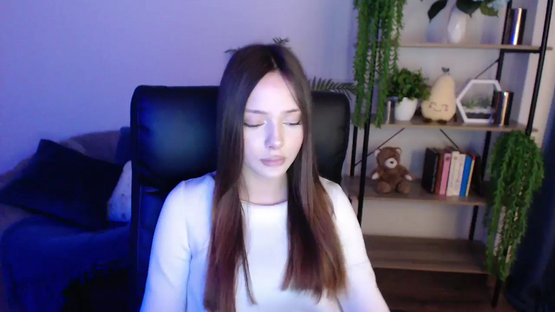 Gallery image thumbnail from KateManelli's myfreecams stream on, 02/05/2025, 09:44 image 17 of 20