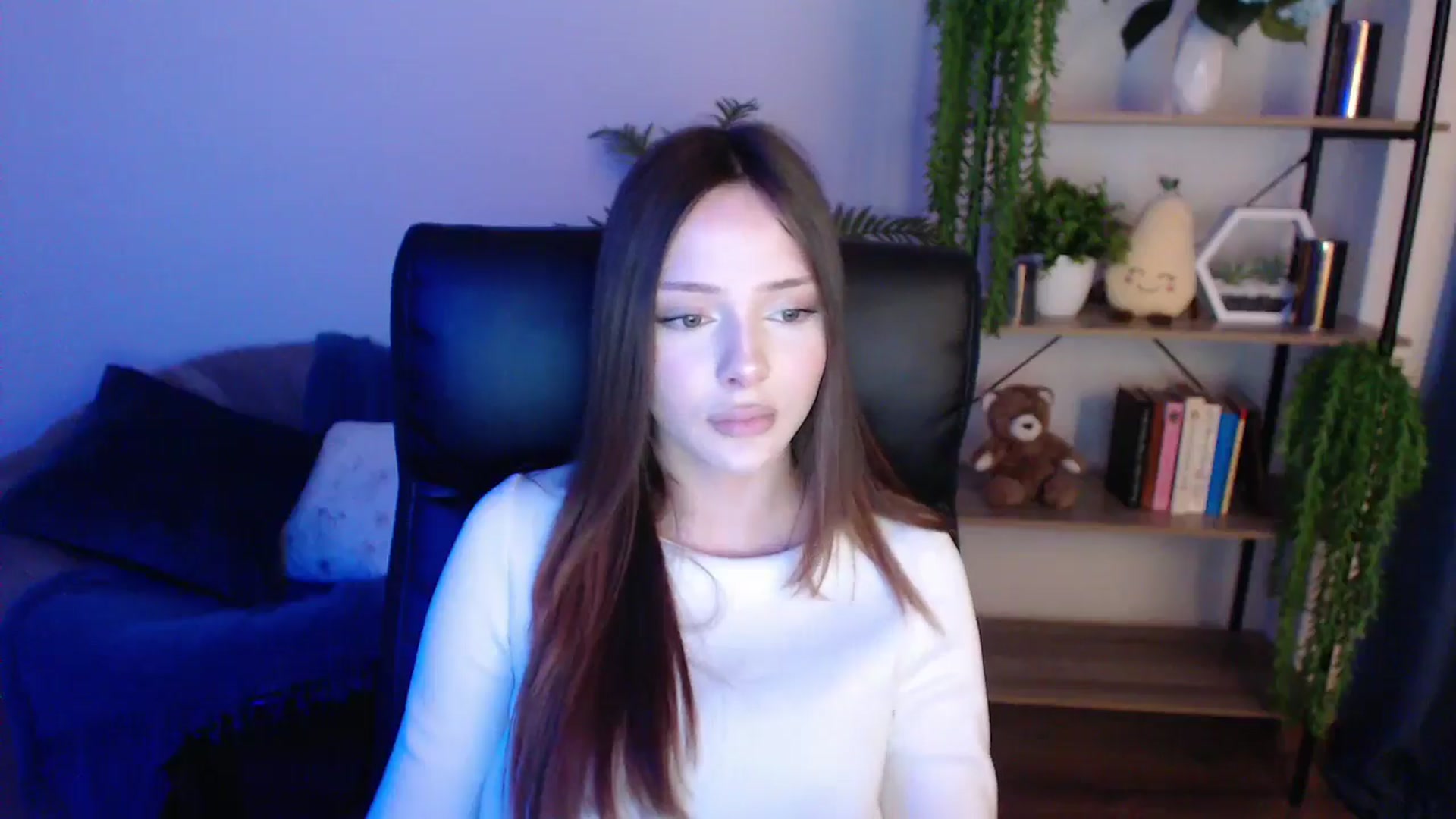 Gallery image thumbnail from KateManelli's myfreecams stream on, 02/05/2025, 10:14 image 13 of 20