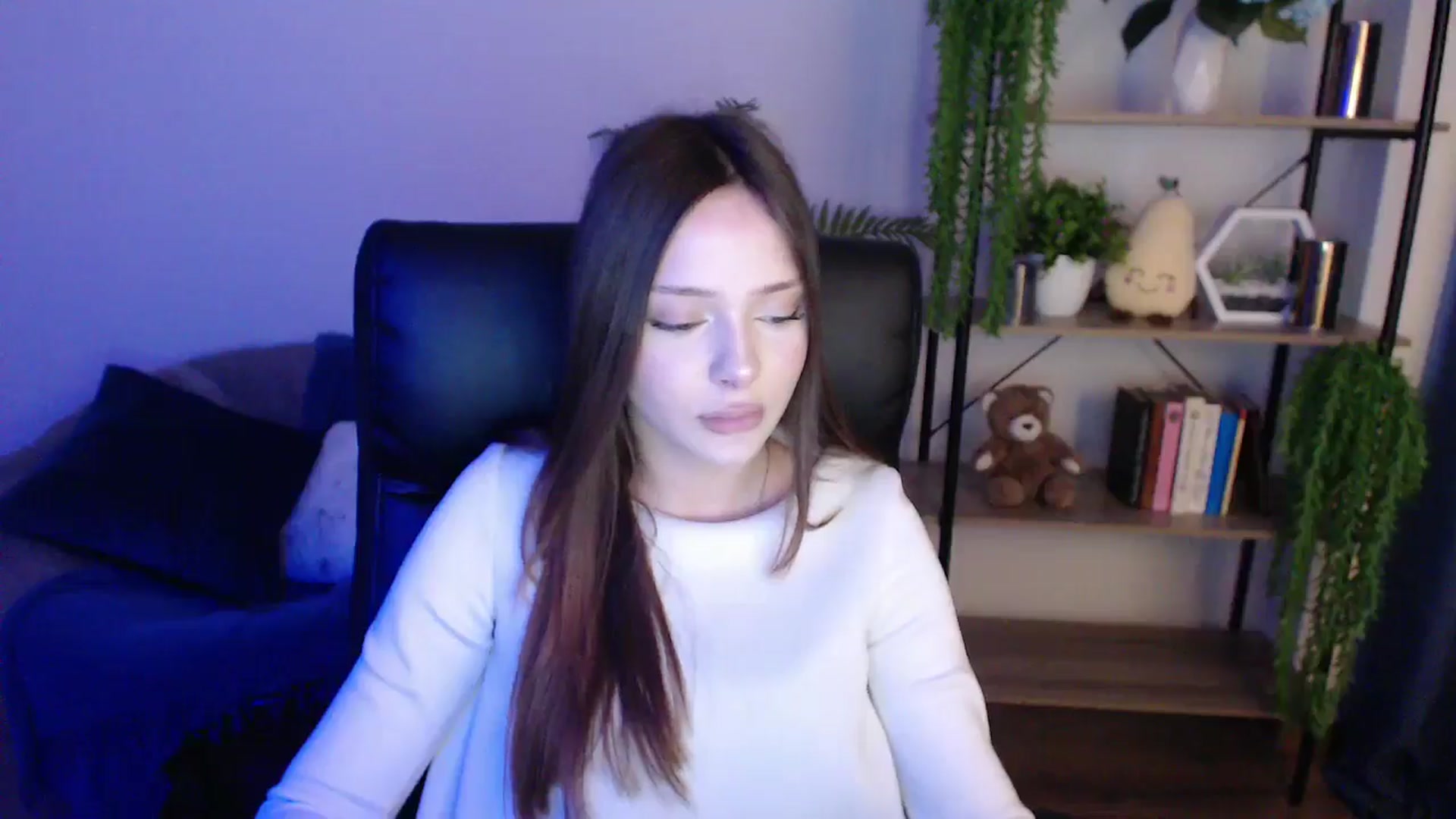 Gallery image thumbnail from KateManelli's myfreecams stream on, 02/05/2025, 10:14 image 6 of 20